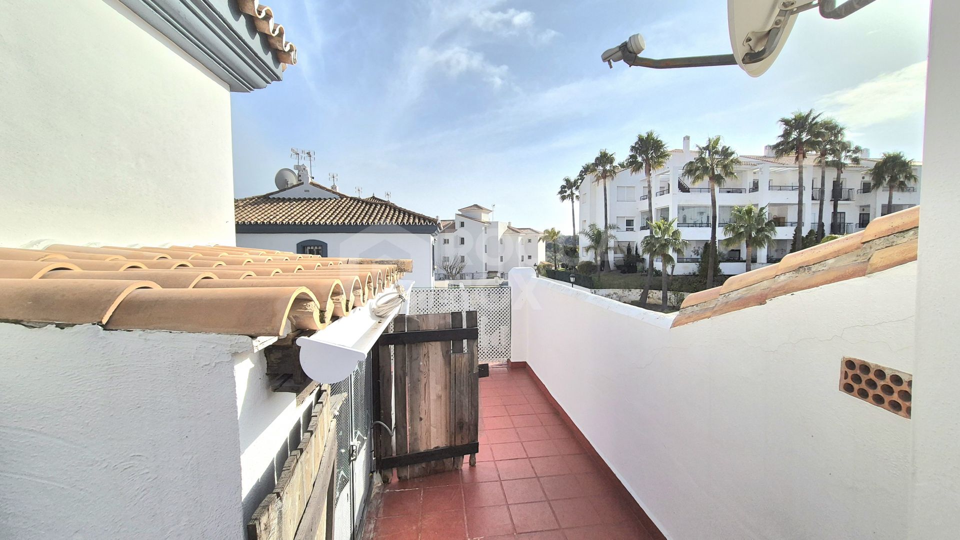 Townhouse with Panoramic Views and Solarium in Alhaurín Golf