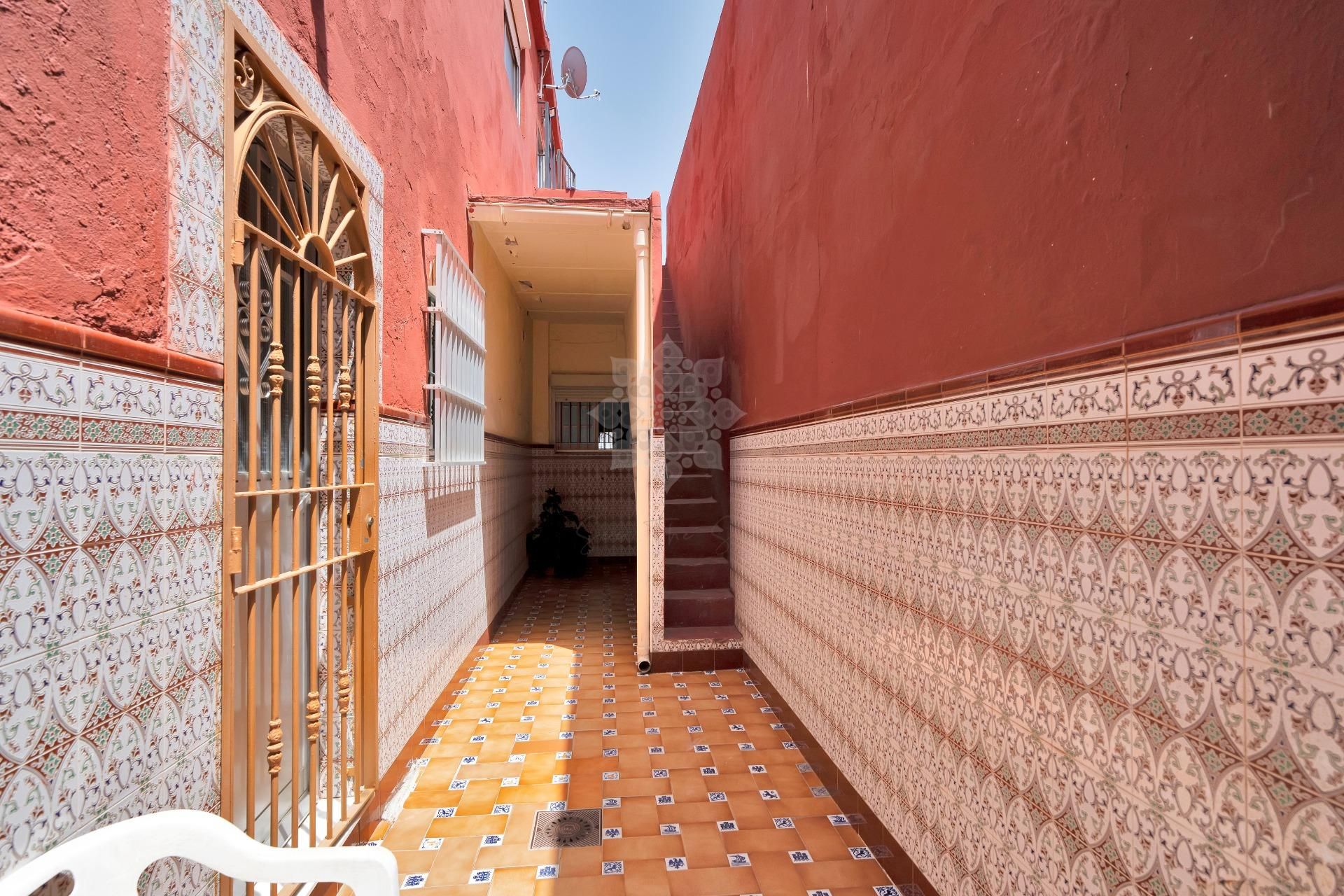 Dom w La Linea de la Concepcion