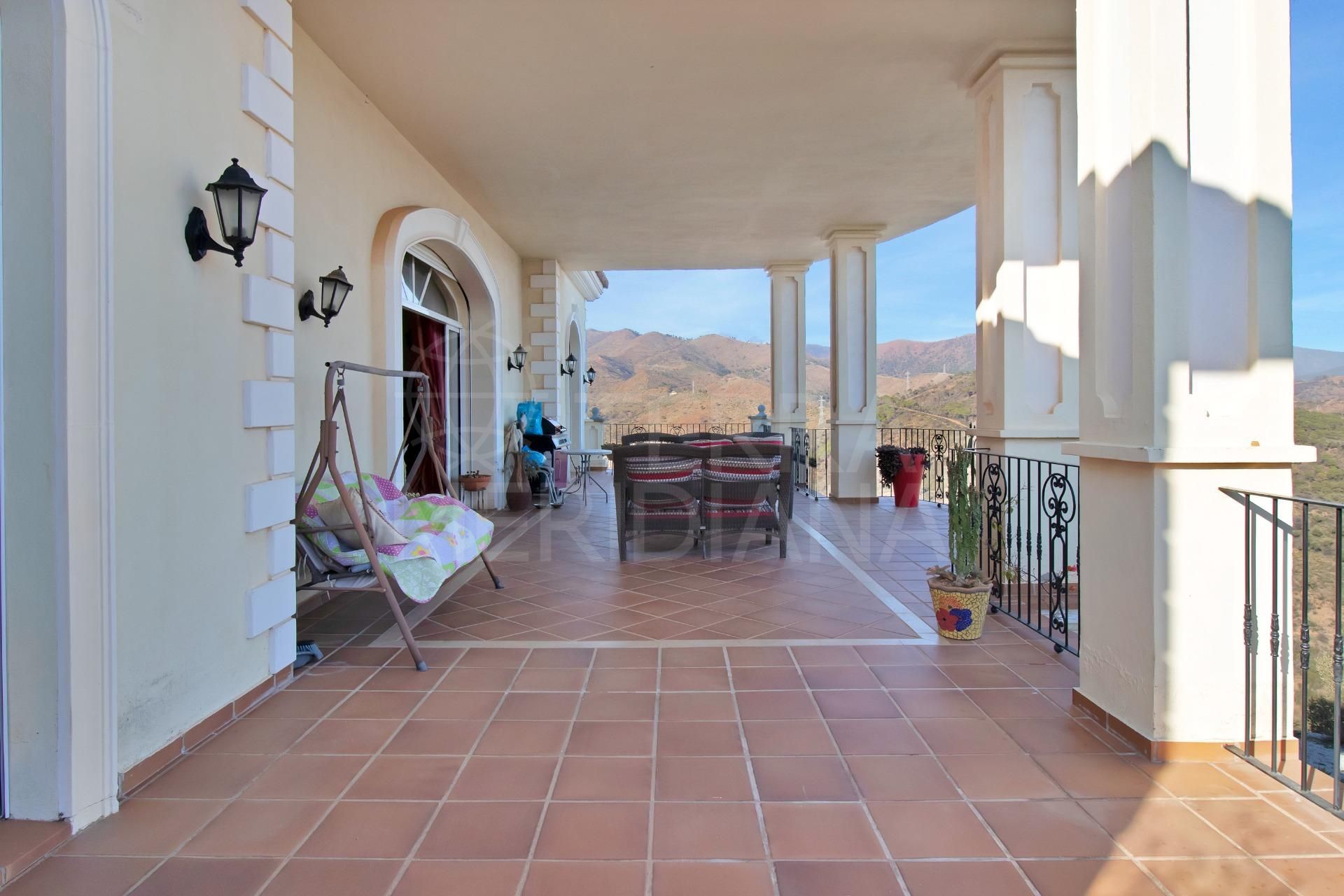Villa in Estepona