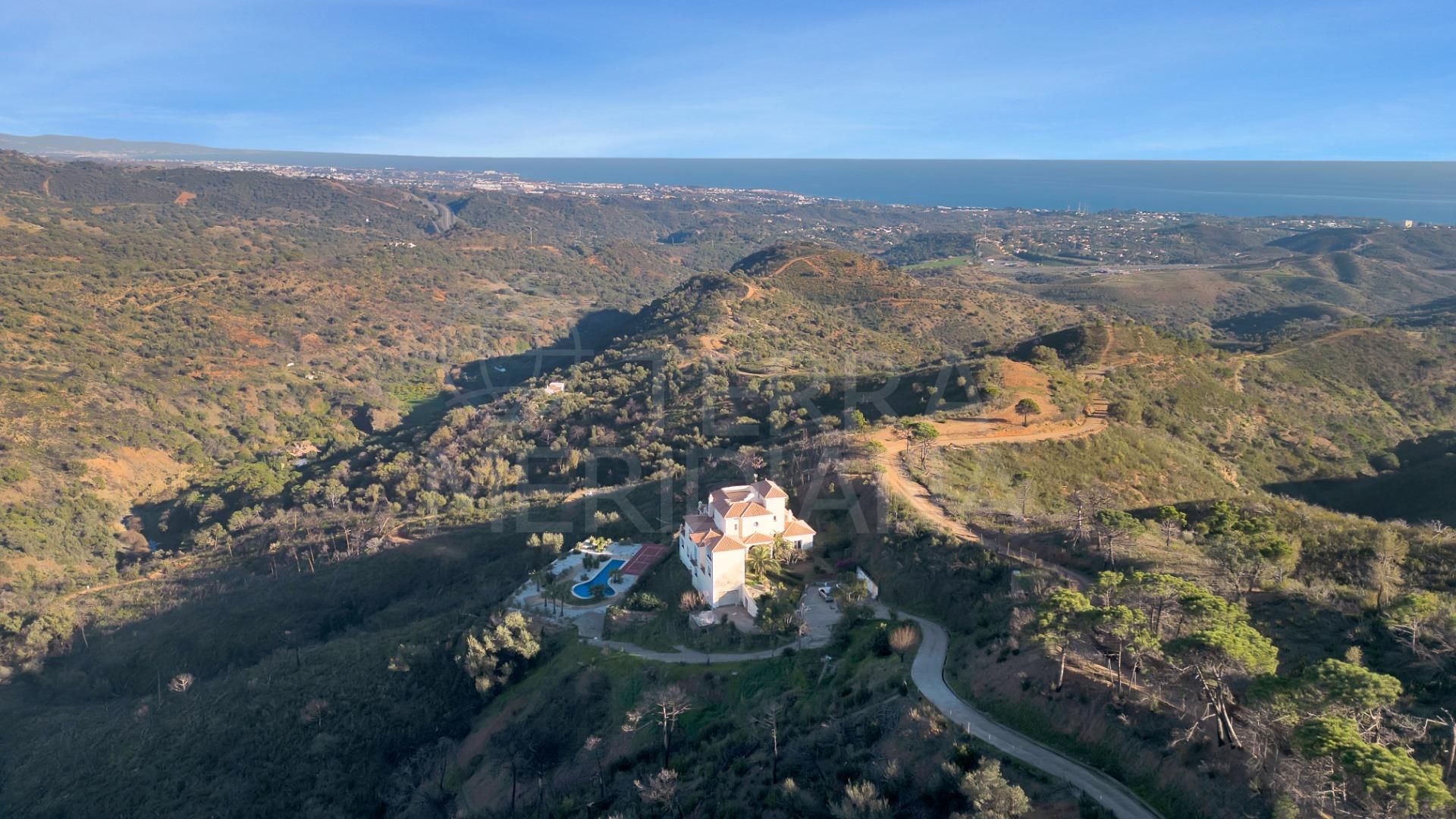 Villa in Estepona