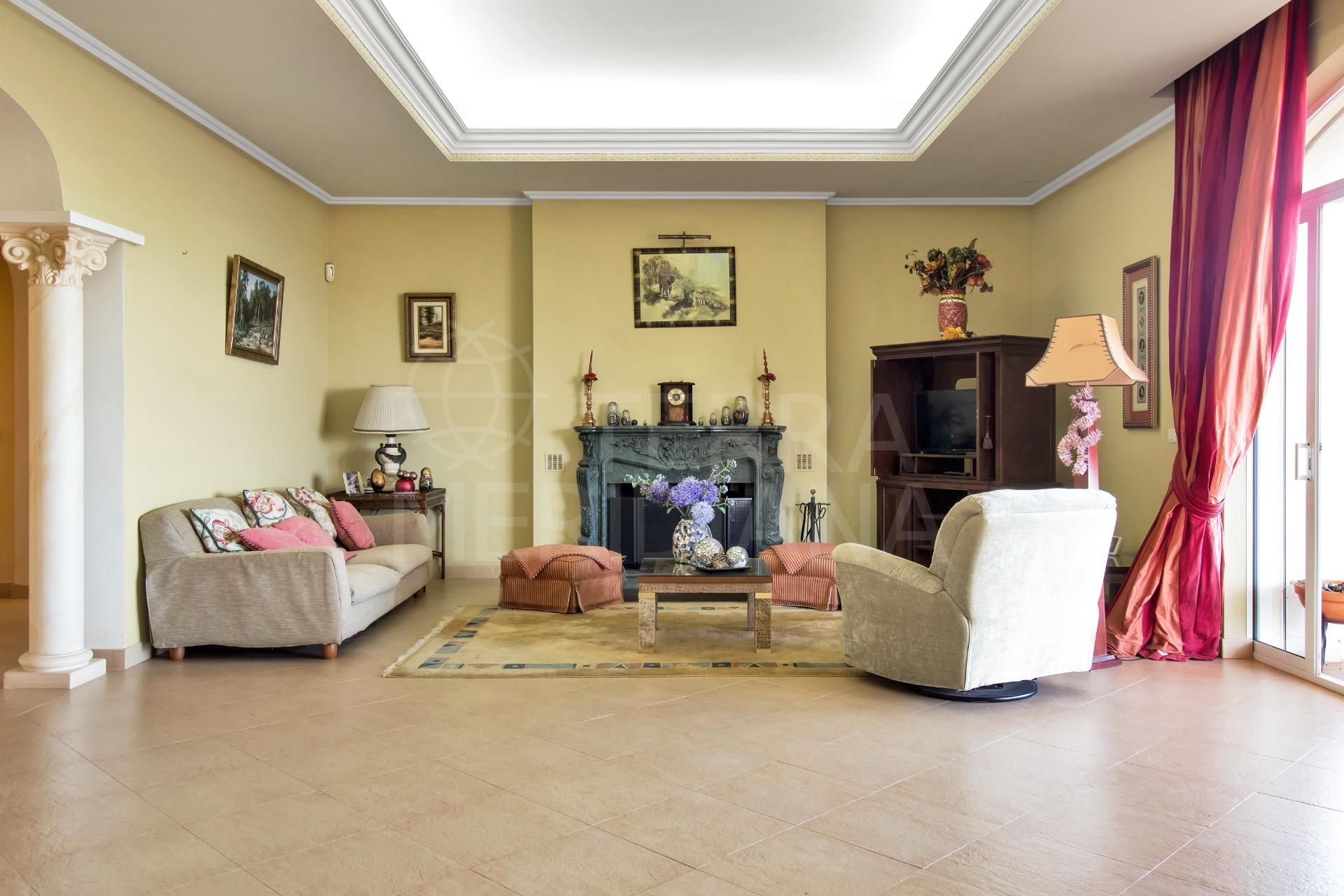 Villa in Estepona