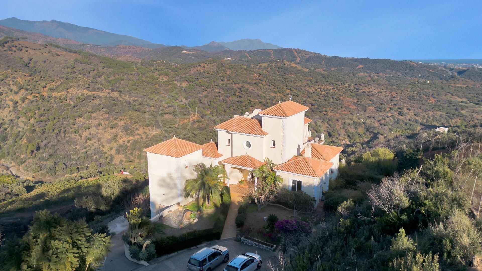 Villa in Estepona