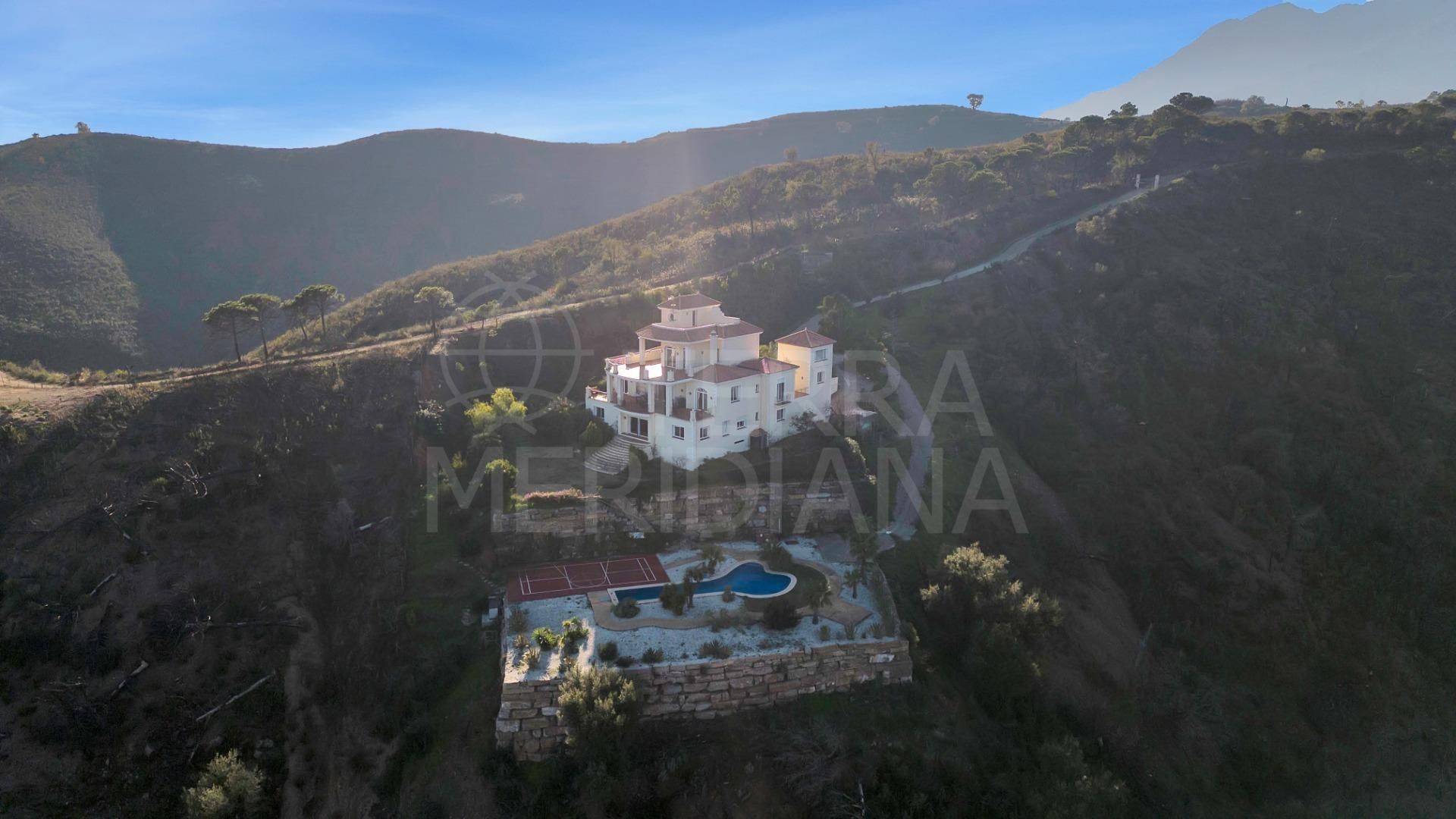 Villa in Estepona