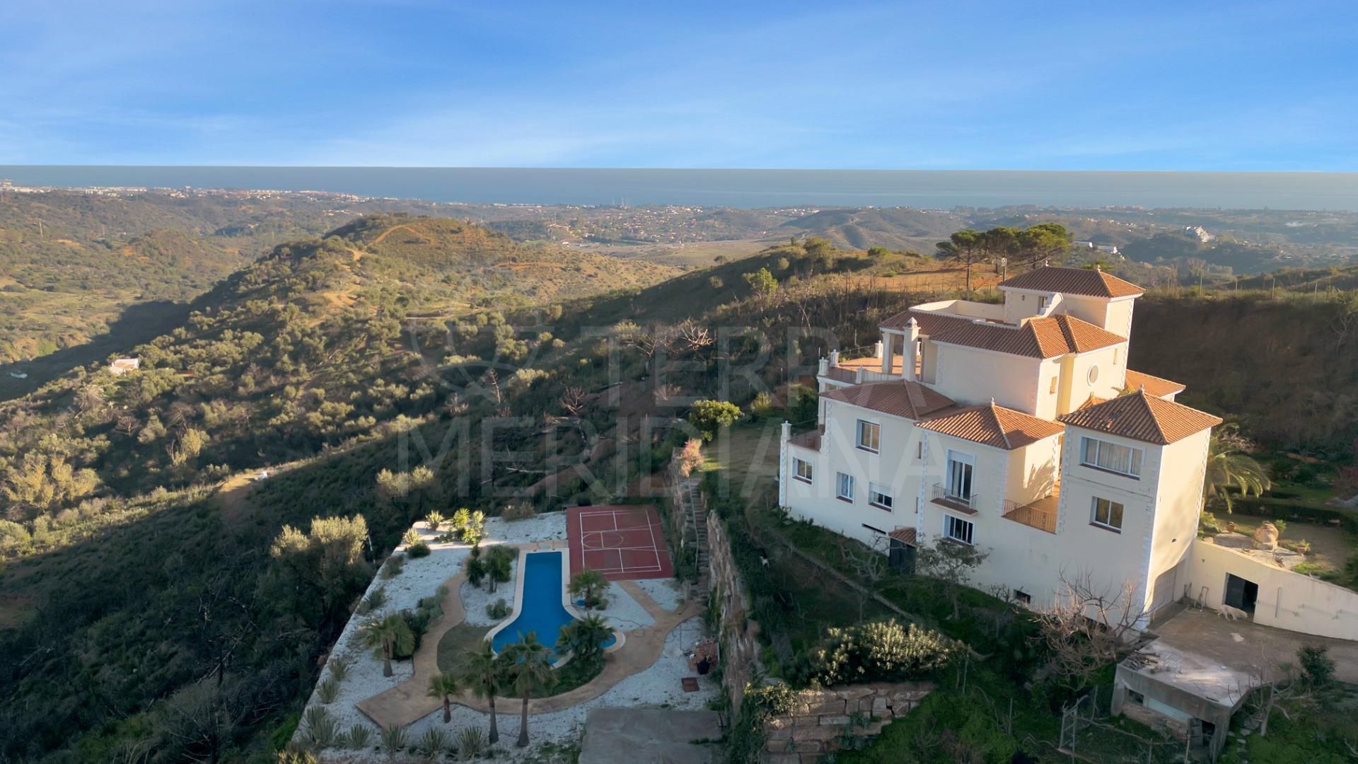 Villa in Estepona