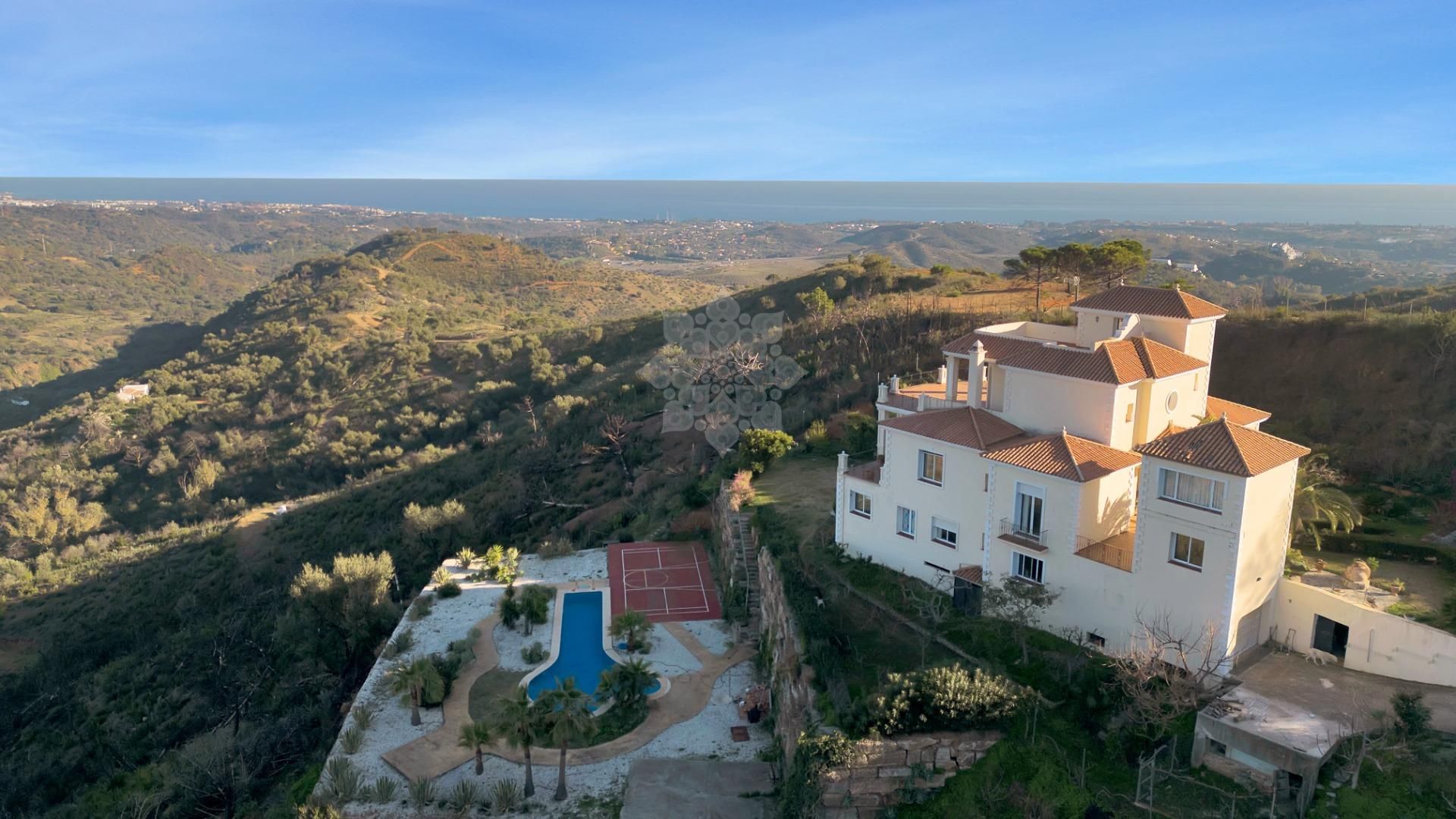 Villa in Estepona