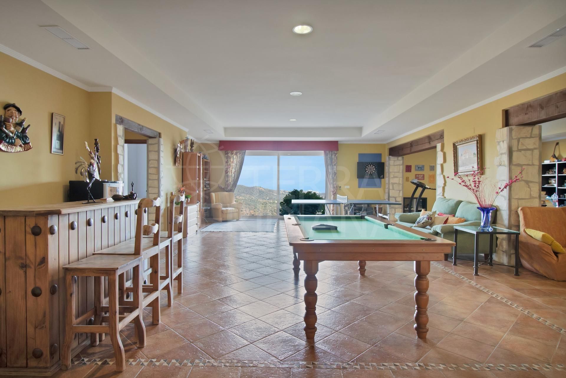Villa in Estepona