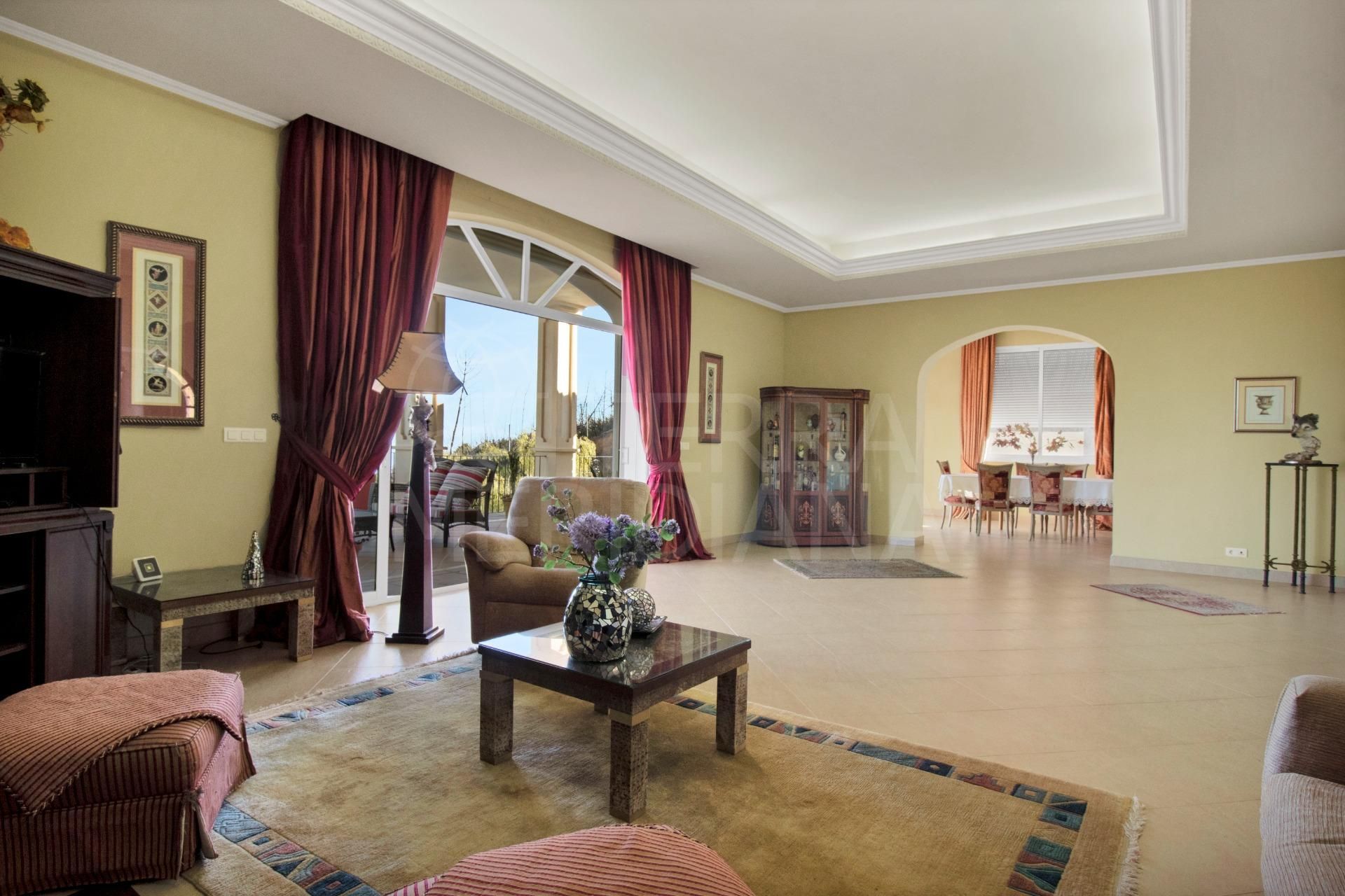 Villa in Estepona