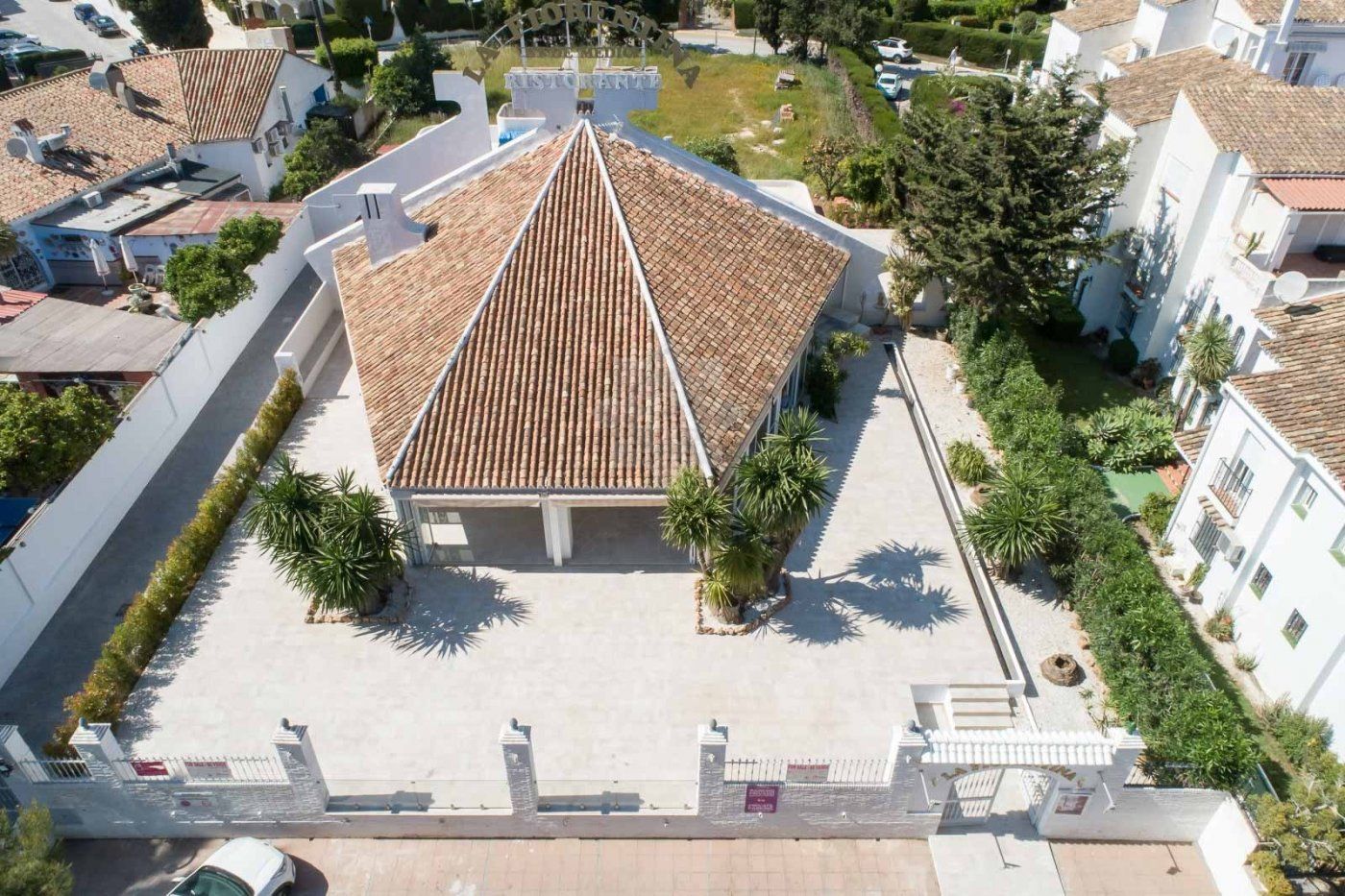 Biznes w El Pilar, Estepona