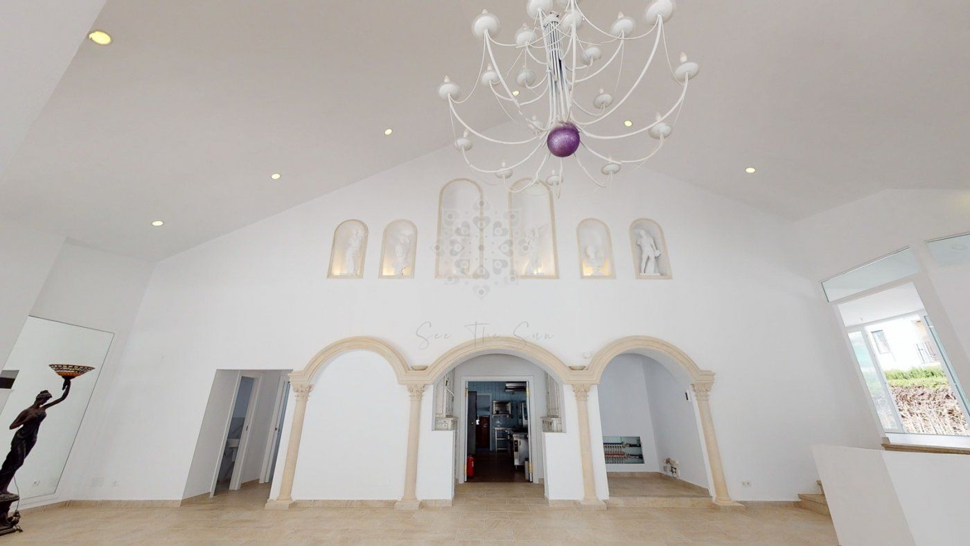 Biznes w El Pilar, Estepona