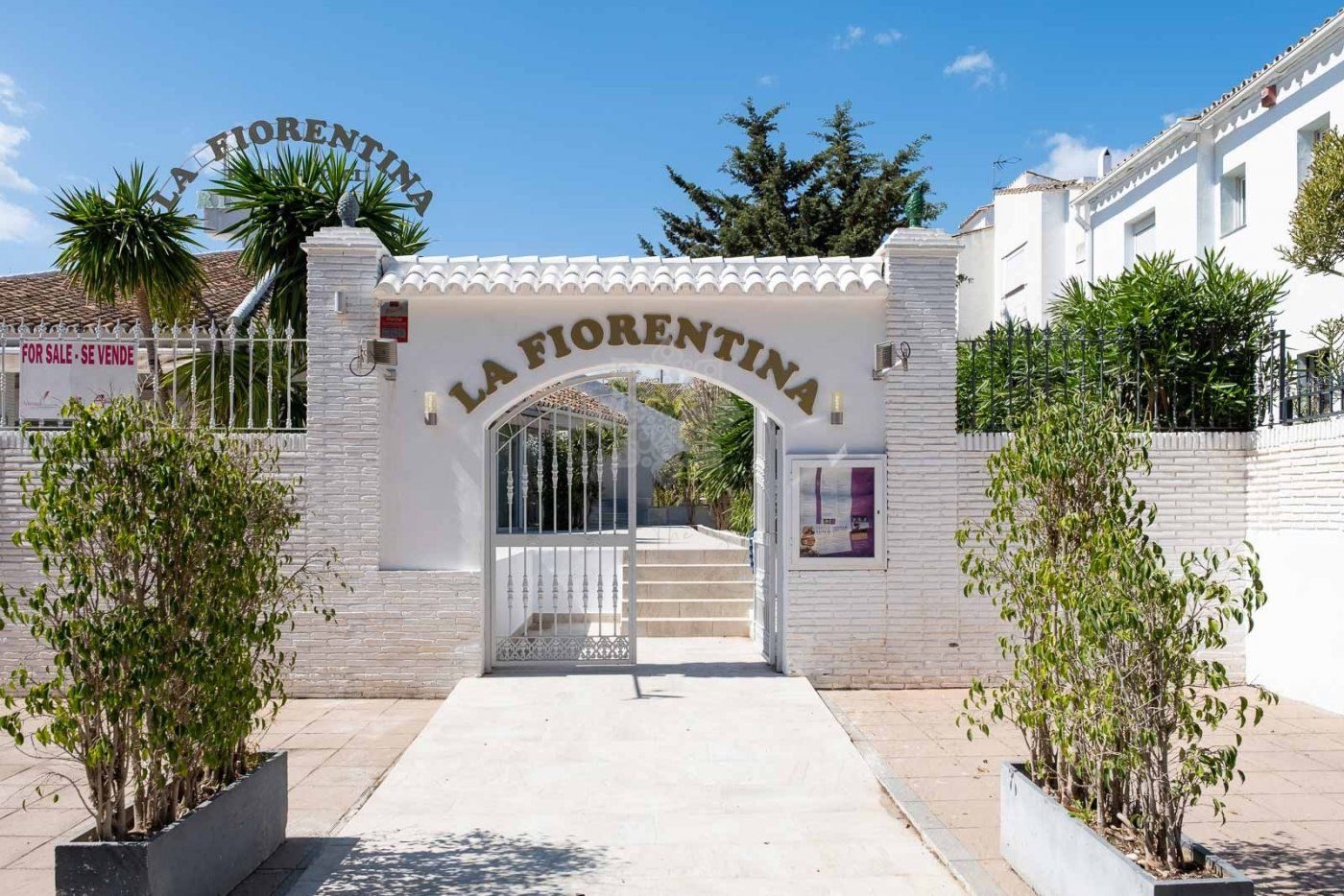 Biznes w El Pilar, Estepona