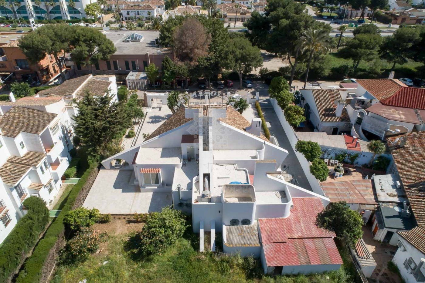 Biznes w El Pilar, Estepona