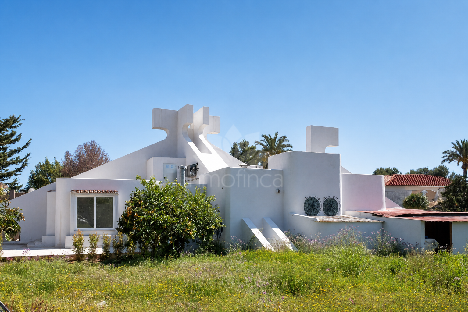 Business in El Pilar, Estepona