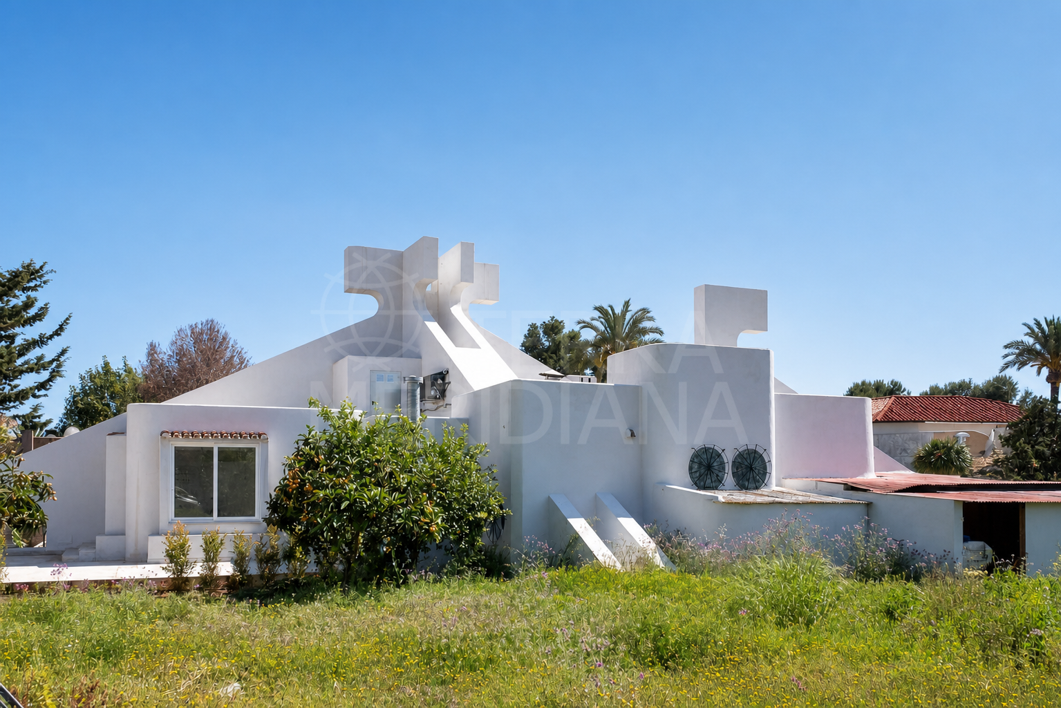 Business in El Pilar, Estepona