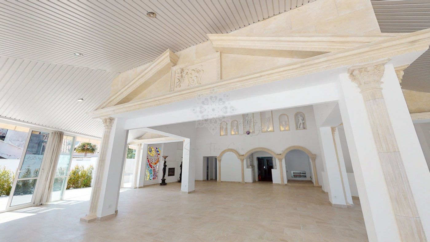 Biznes w El Pilar, Estepona