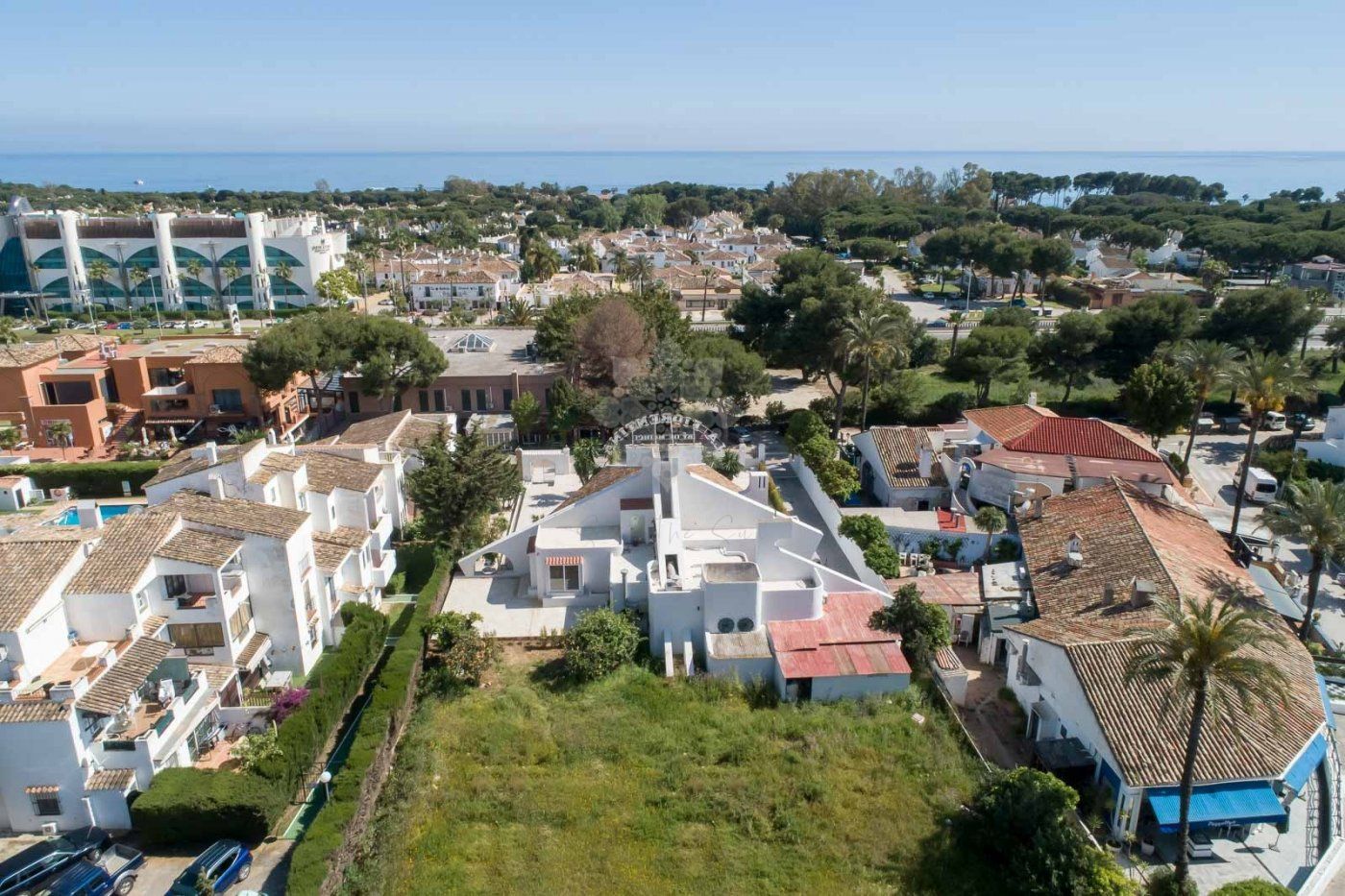 Biznes w El Pilar, Estepona