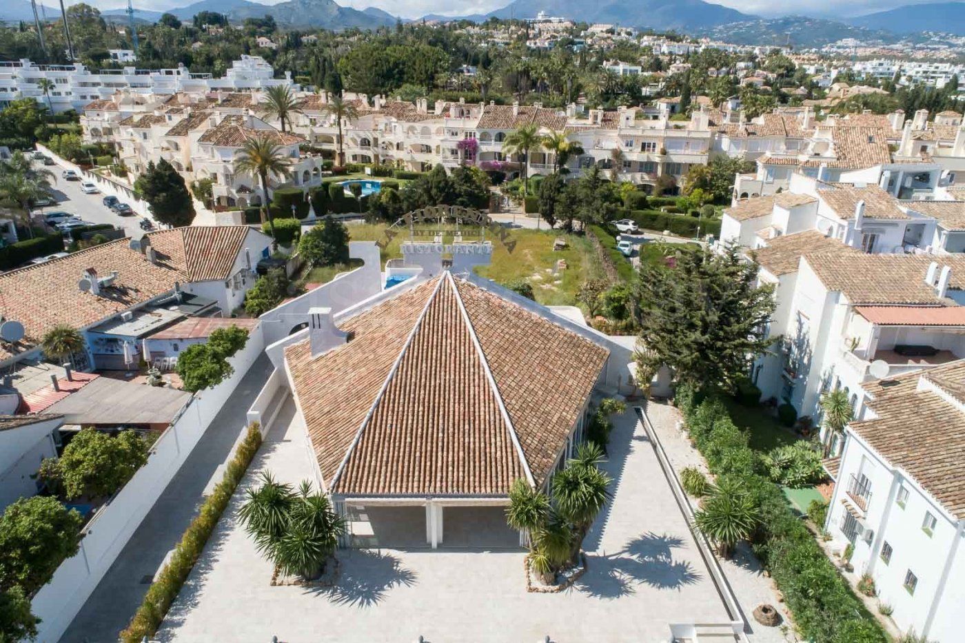 Negocio en El Pilar, Estepona