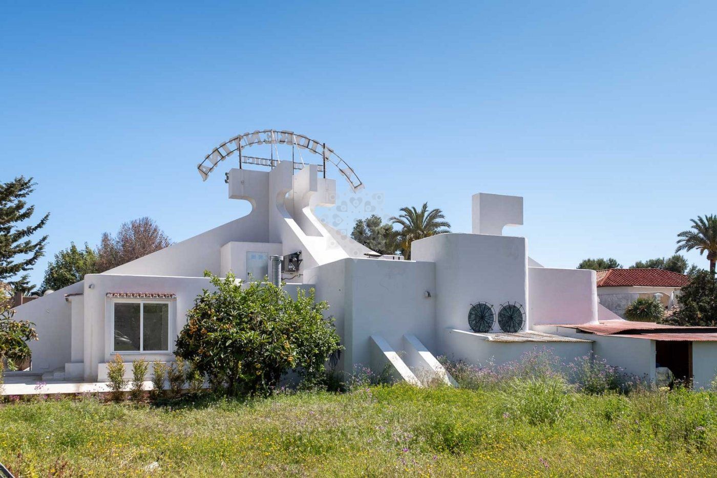 Biznes w El Pilar, Estepona