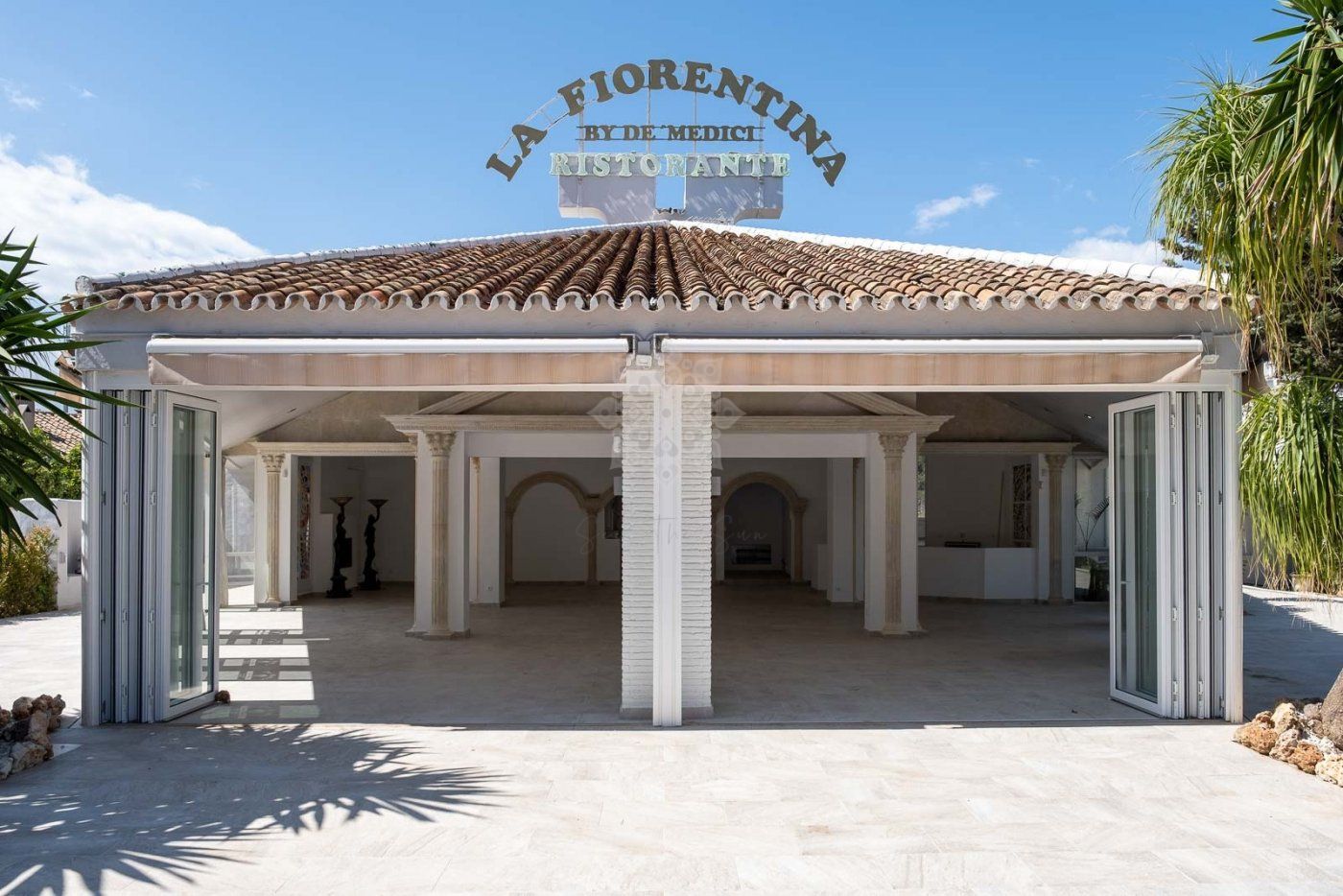 Biznes w El Pilar, Estepona