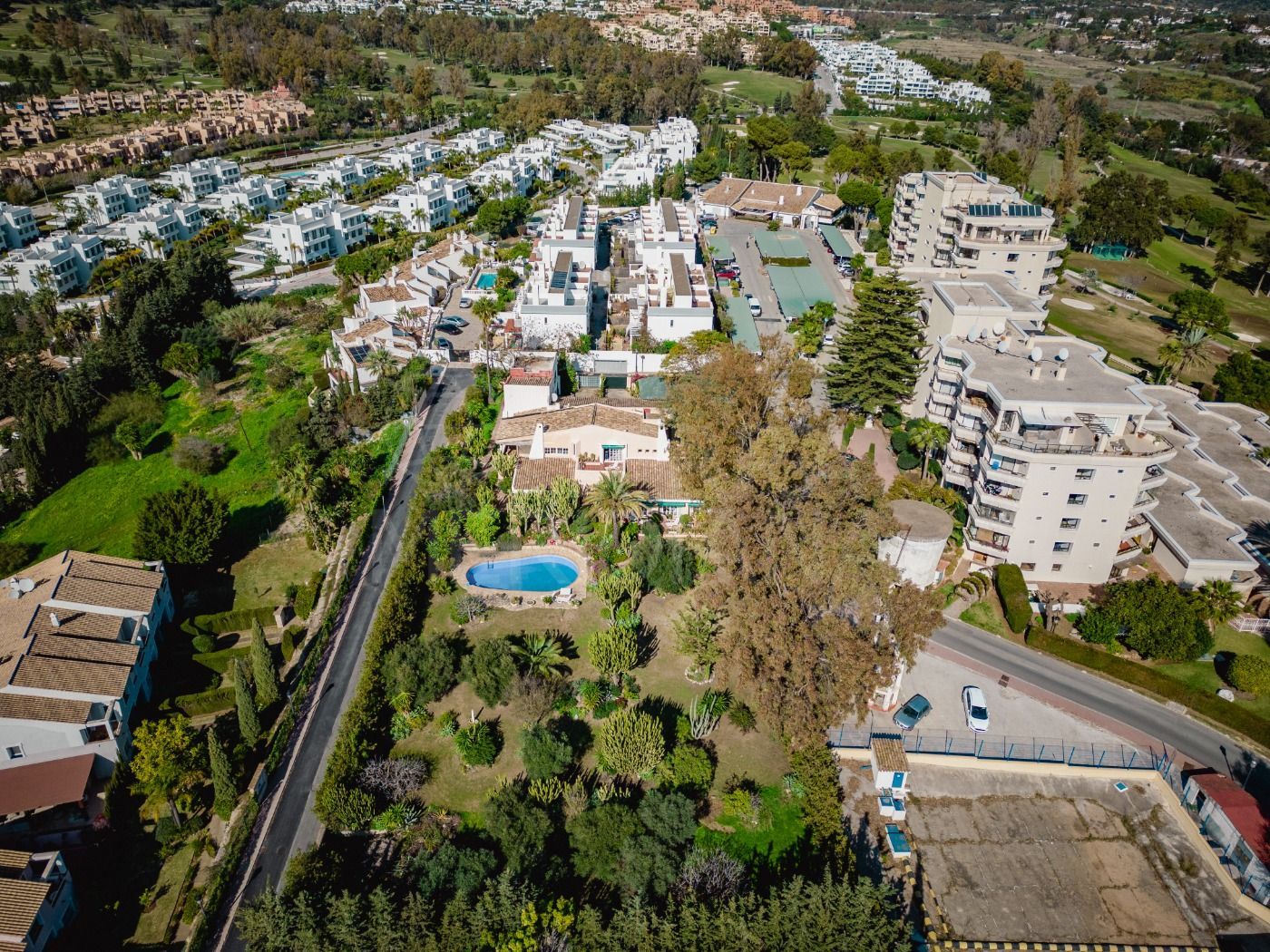 Villa in Atalaya Golf, Estepona