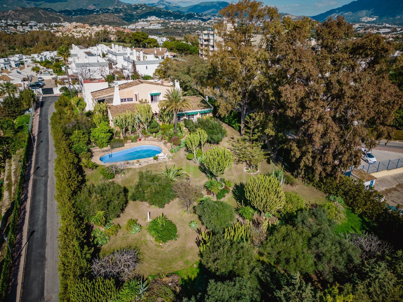 Villa in Atalaya Golf, Estepona
