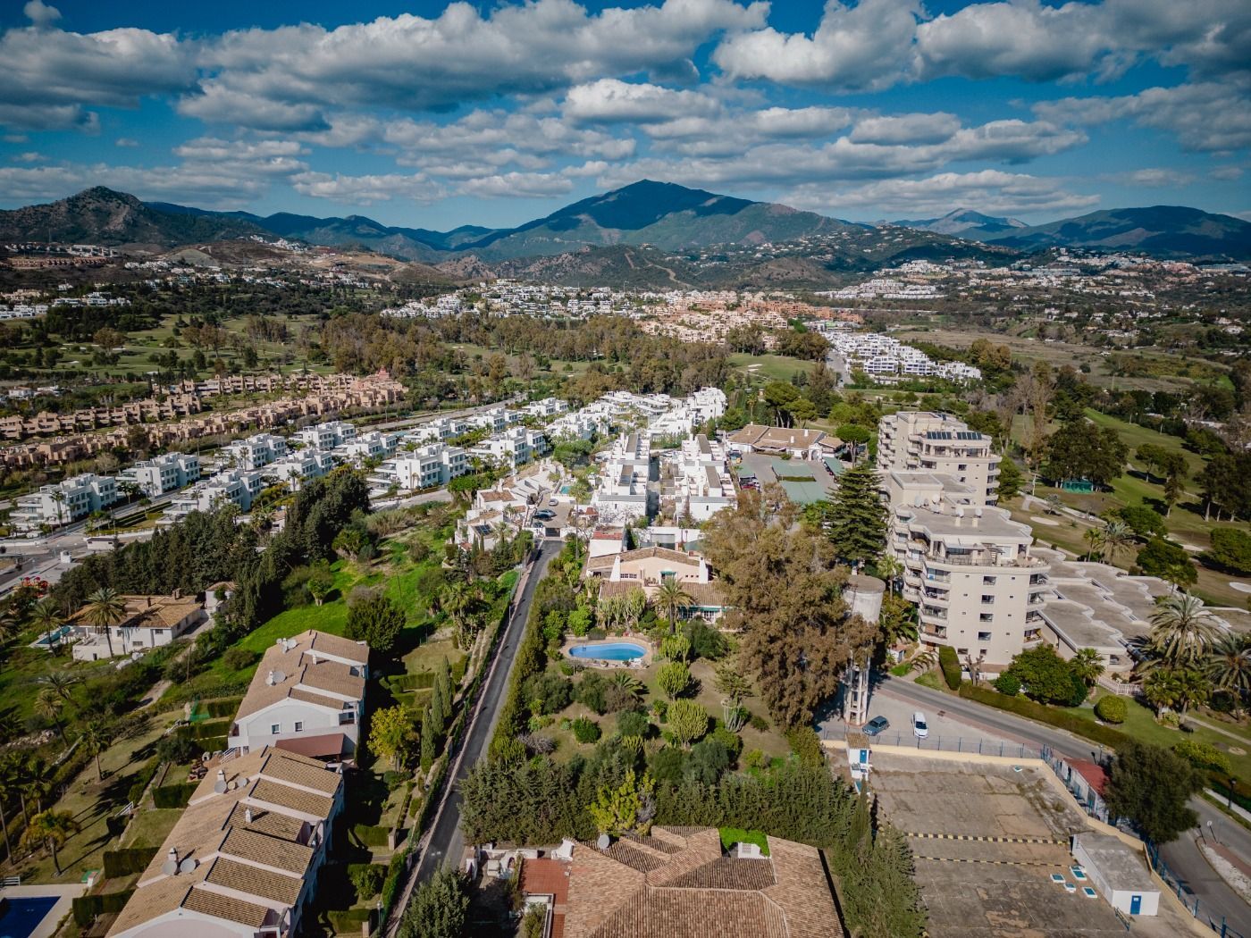 Villa in Atalaya Golf, Estepona