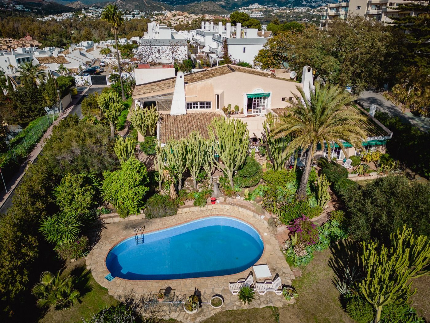 Villa en Atalaya Golf, Estepona