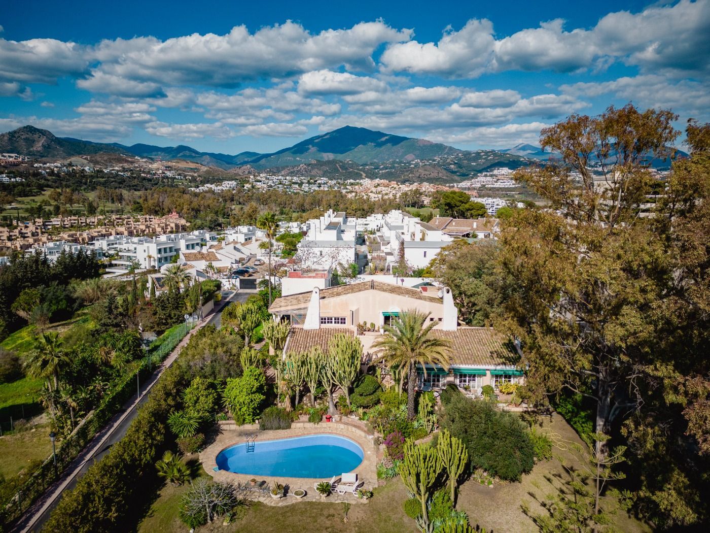 Villa in Atalaya Golf, Estepona
