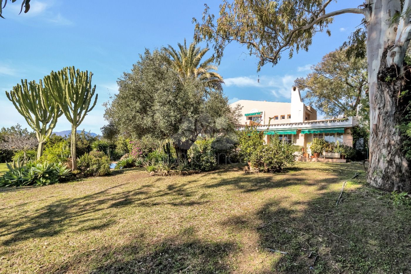 Villa in Atalaya Golf, Estepona