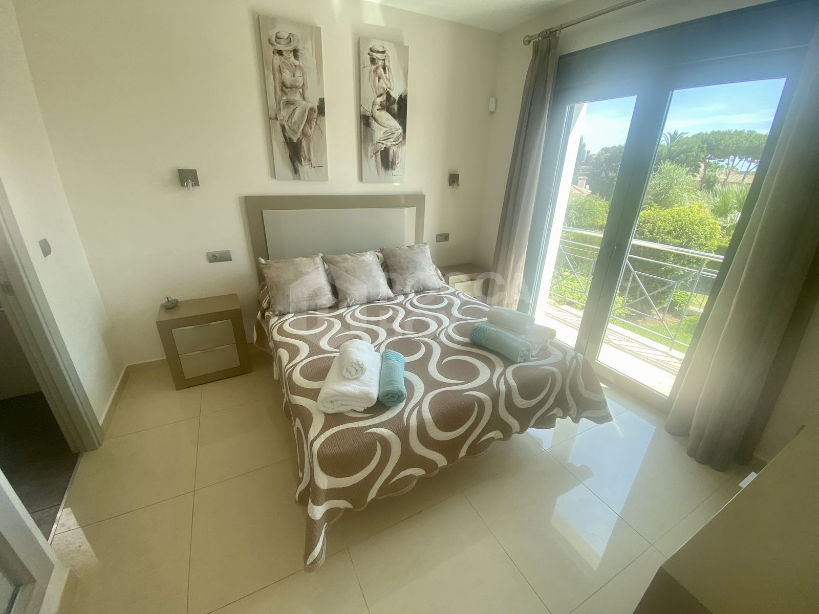 Elviria Villa with panoramic sea views