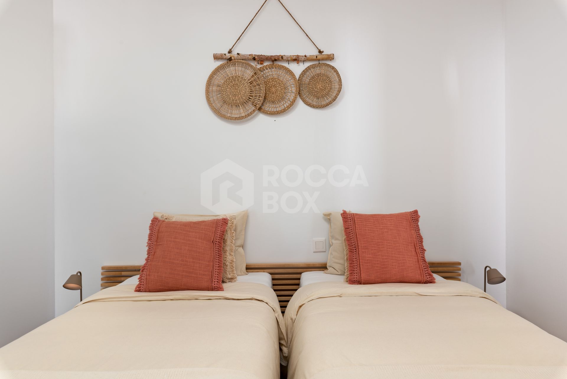 Elegant Two-Bedroom Apartment in Manilva