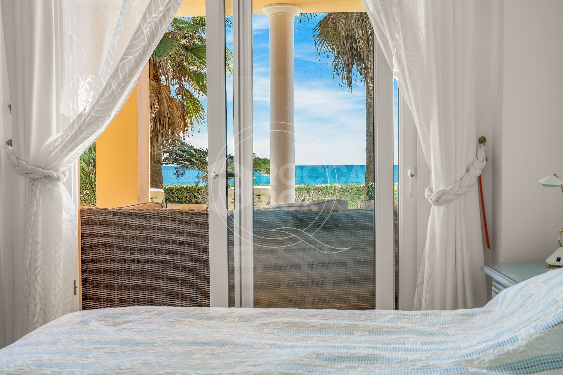 Ground Floor Apartment for sale in Playa del Moral, Estepona West