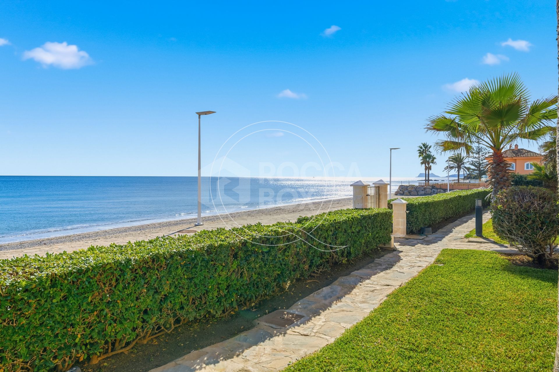 Ground Floor Apartment for sale in Playa del Moral, Estepona West
