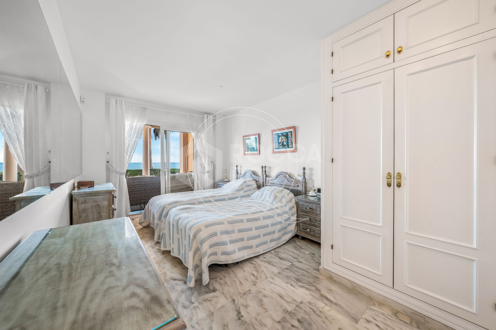 Ground Floor Apartment for sale in Playa del Moral, Estepona West