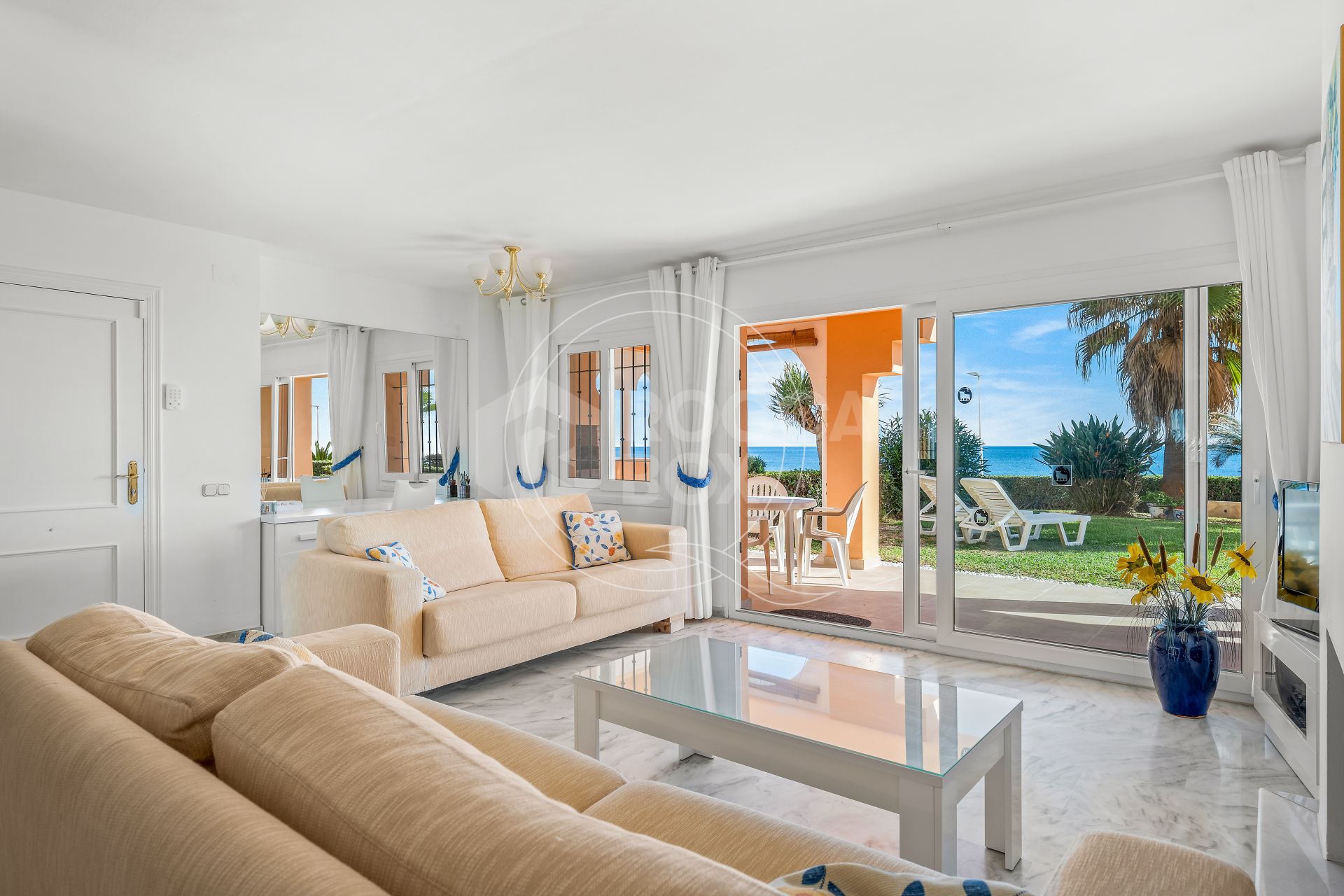 Ground Floor Apartment for sale in Playa del Moral, Estepona West