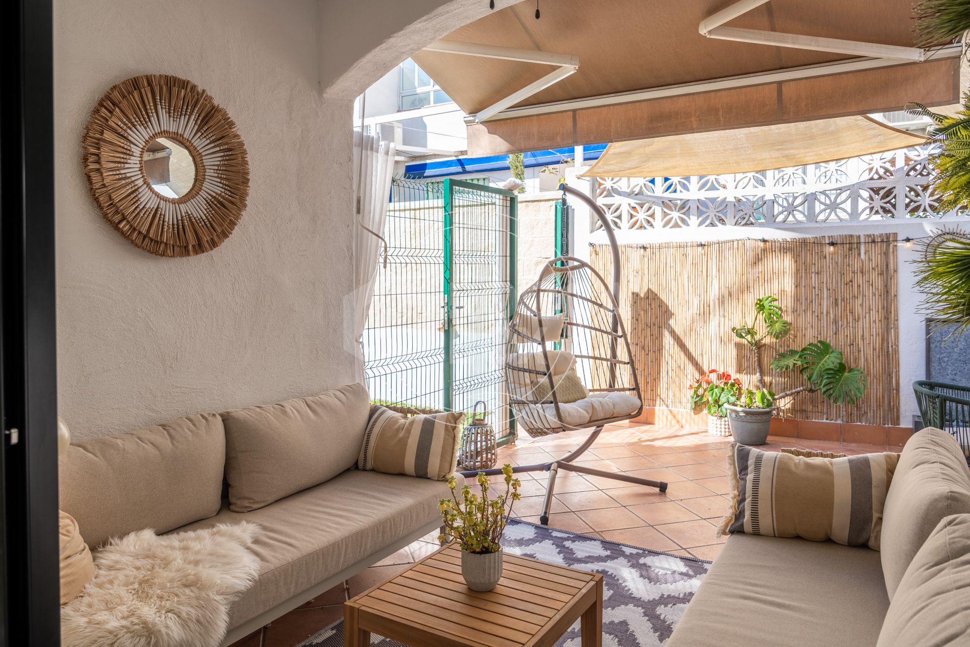 Stunning semi-detached house in Bel Air – official rental licence and 900m from the beach
