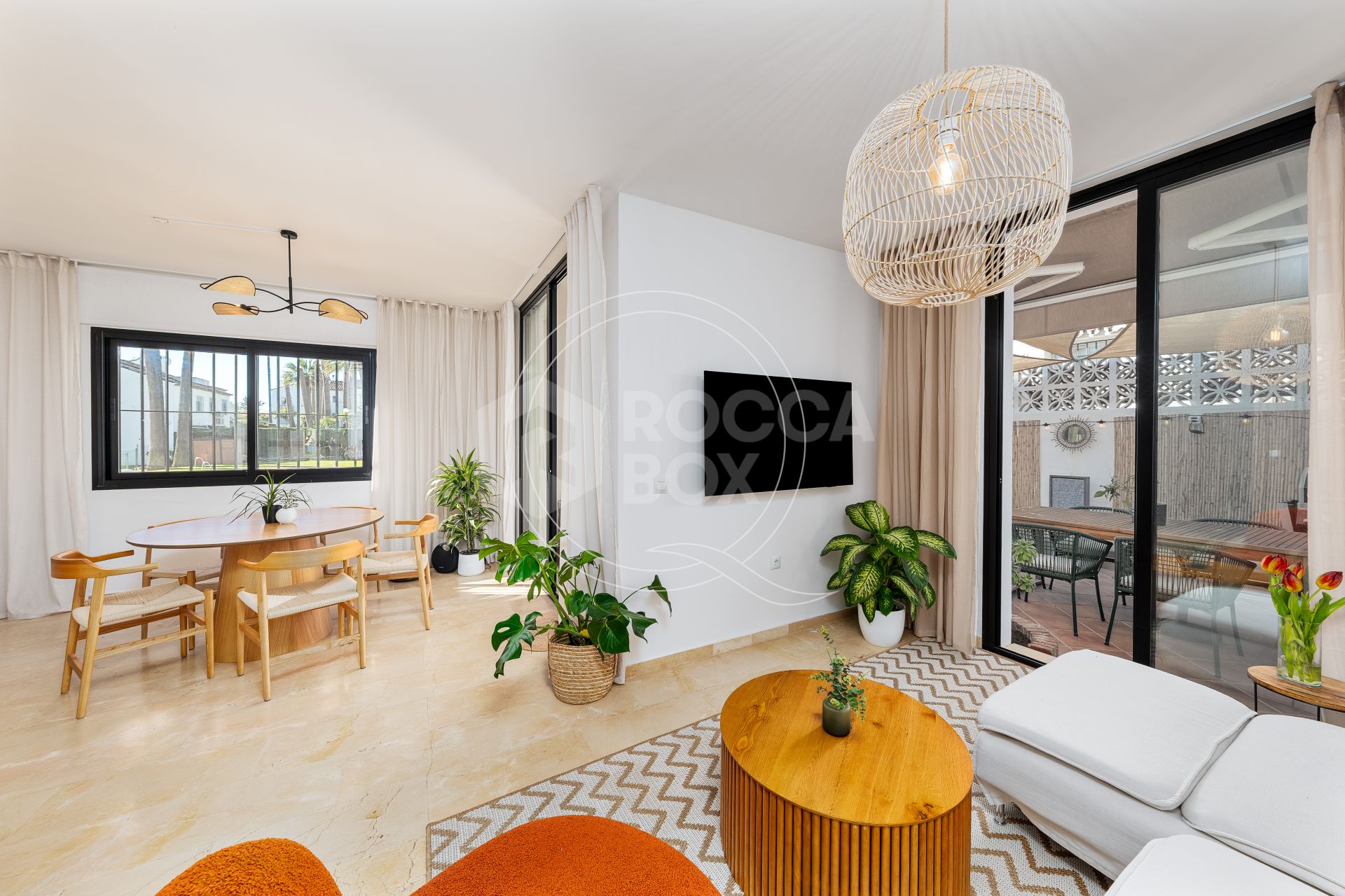 Stunning semi-detached house in Bel Air – official rental licence and 900m from the beach