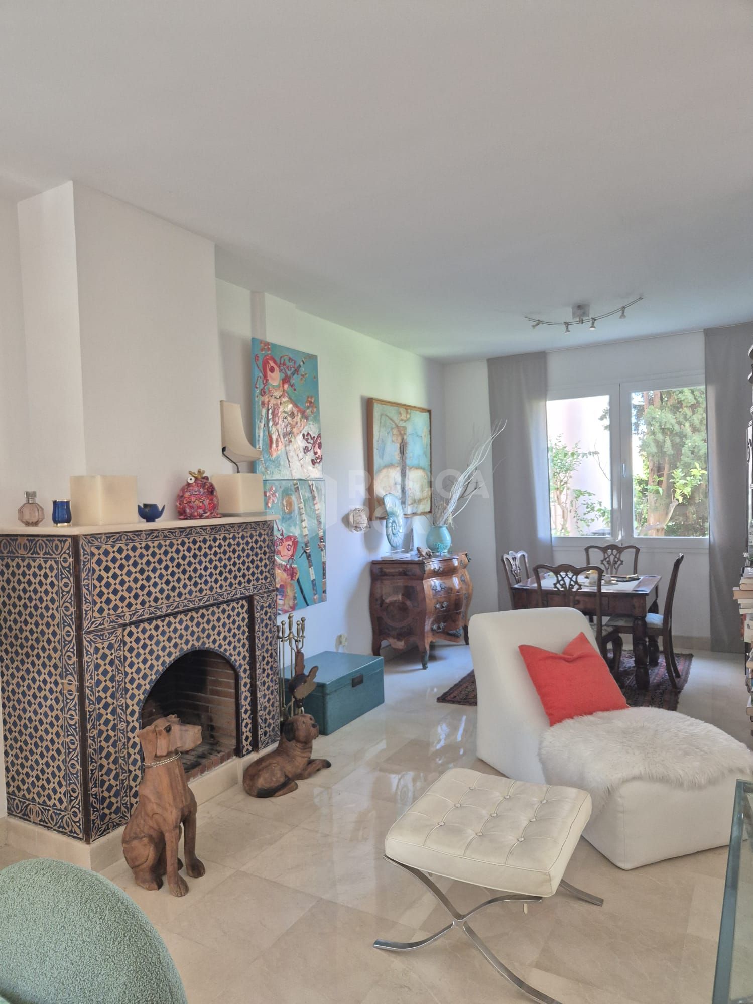 Spacious Ground-Floor Apartment with Private Garden in Park Beach