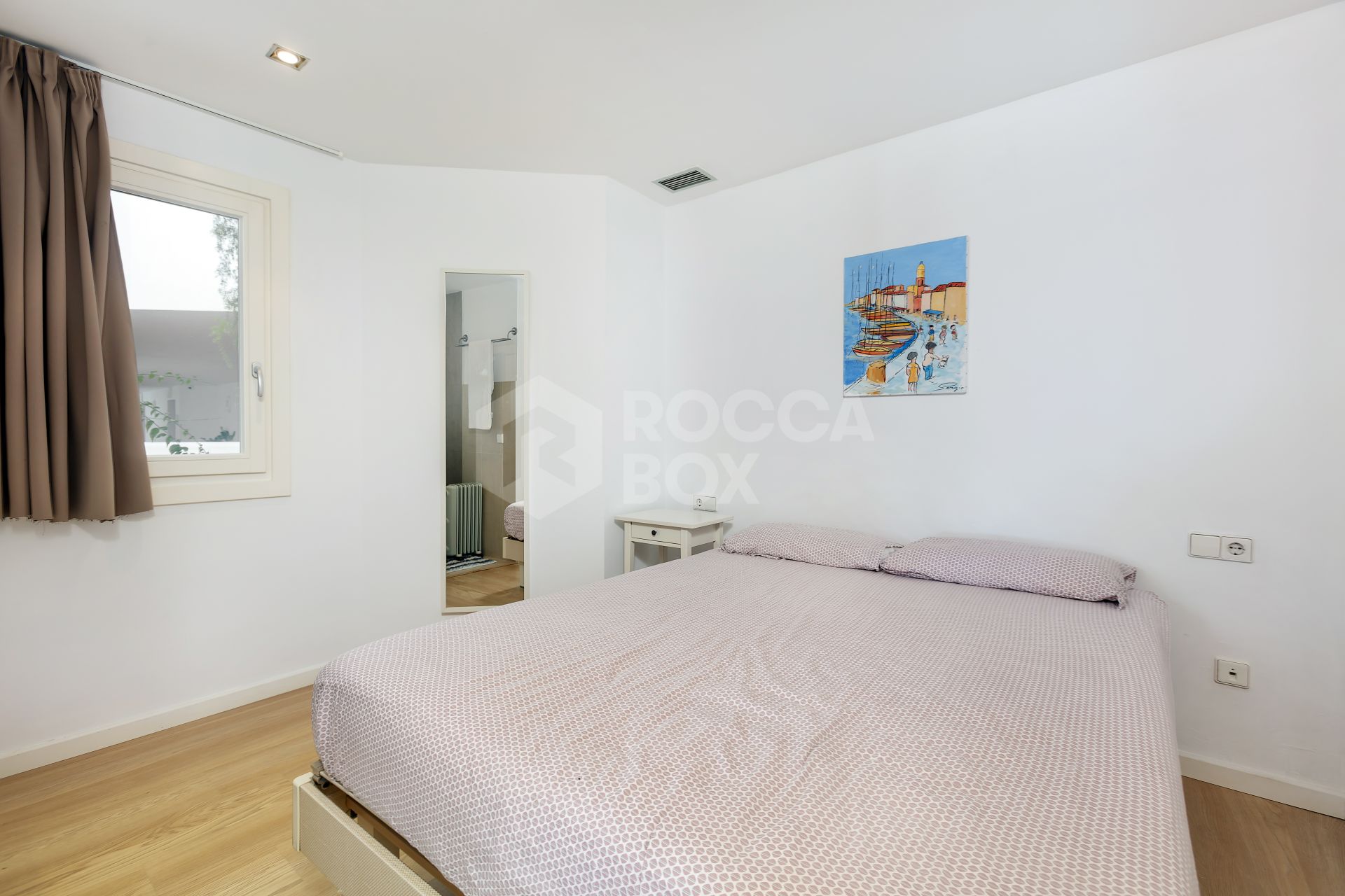 Stylish Renovated Apartment with Sea Views – Puerto Banús