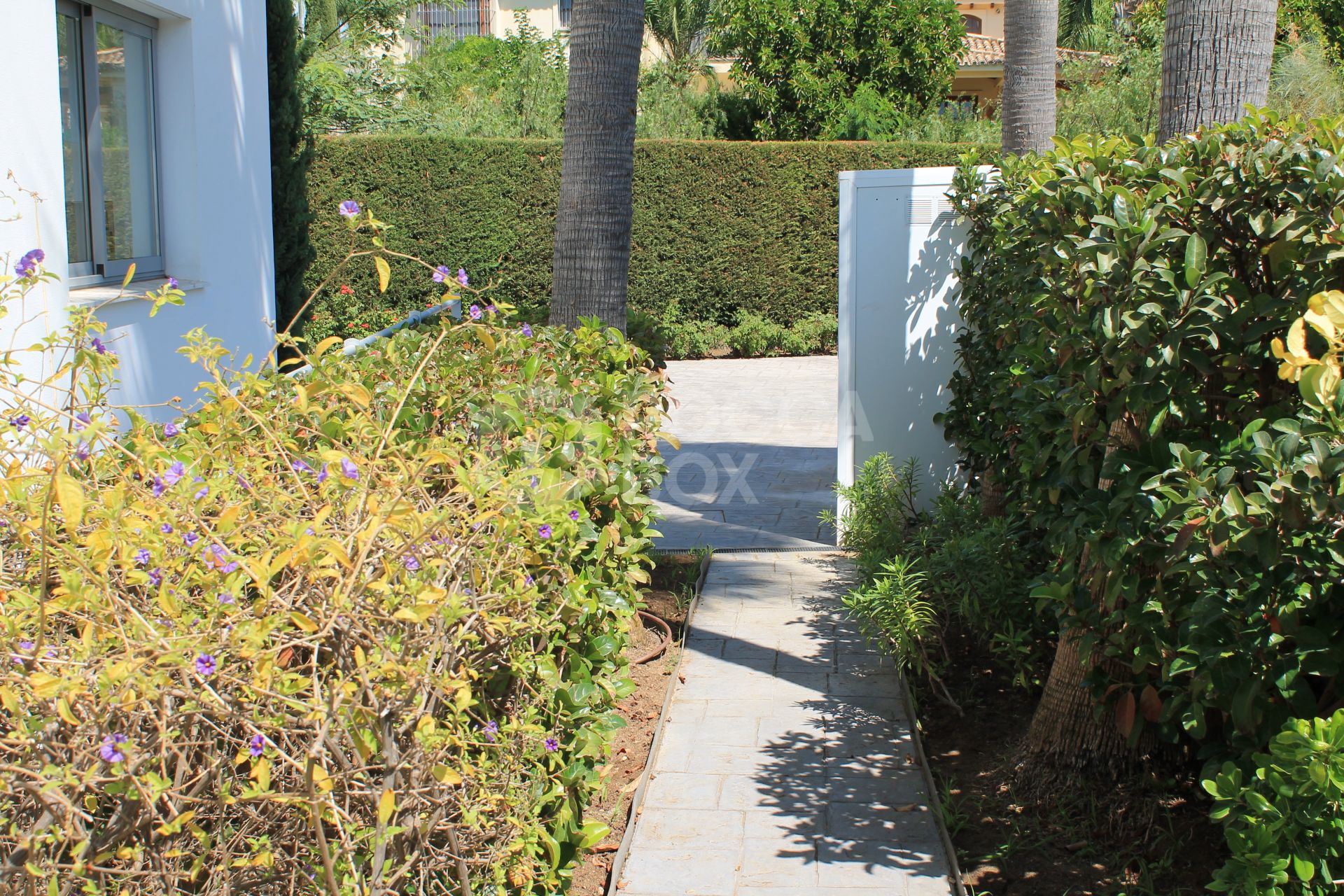 Contemporary Villa in Puerto De Capitan, Benahavis