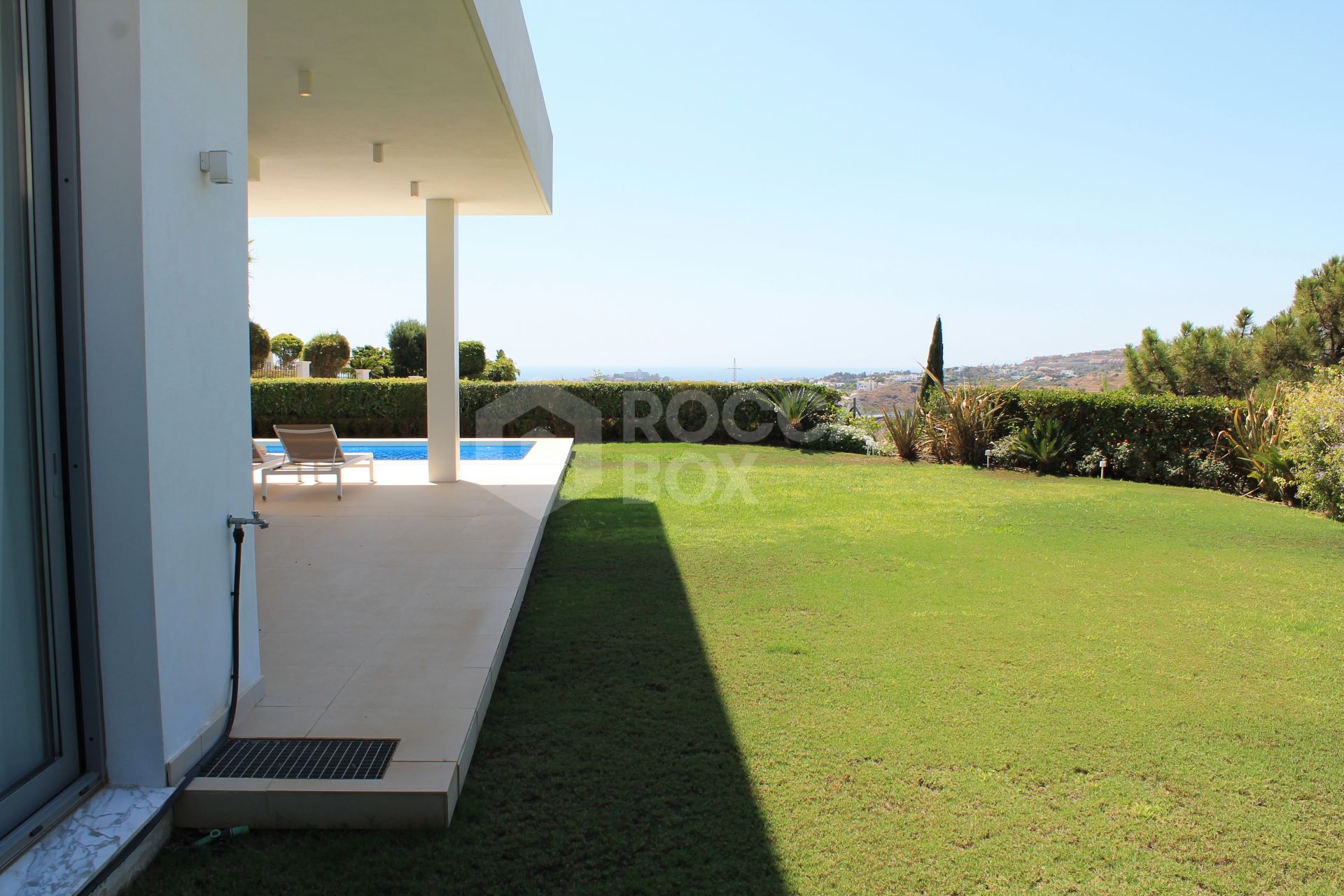 Contemporary Villa in Puerto De Capitan, Benahavis