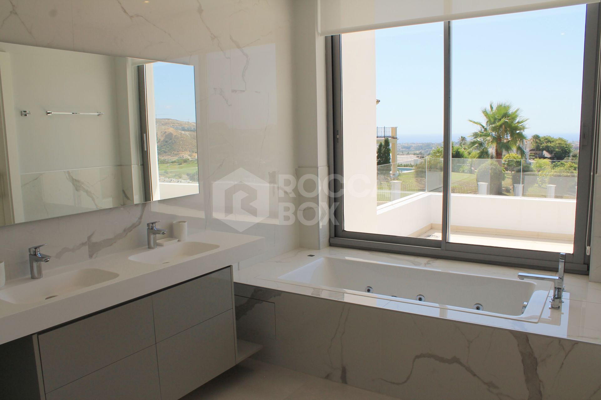 Contemporary Villa in Puerto De Capitan, Benahavis