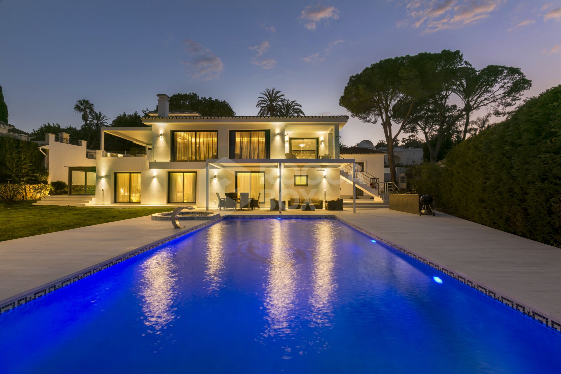 Stunning Villa in Las Brisas, Nueva Andalucía