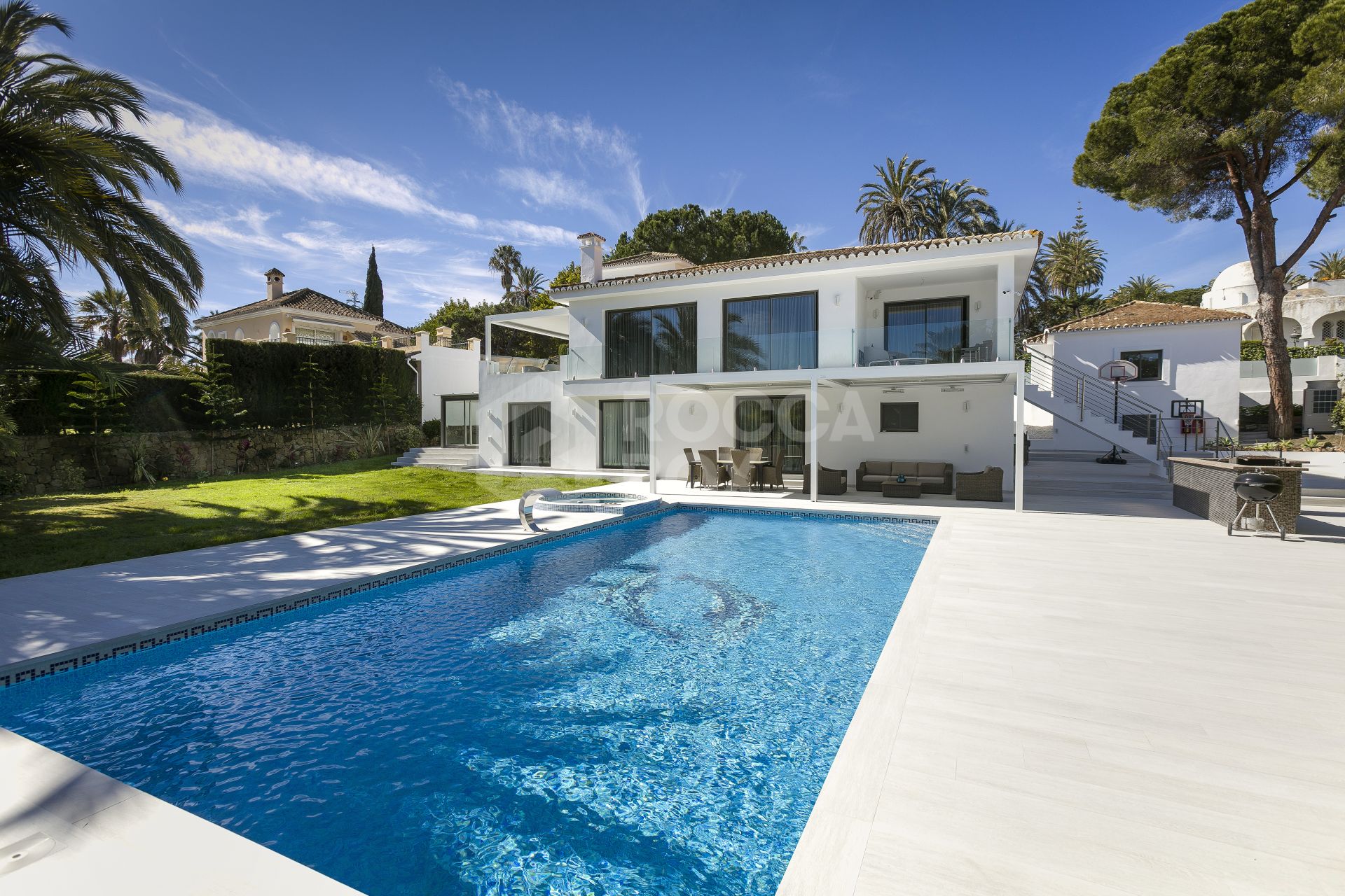 Stunning Villa in Las Brisas, Nueva Andalucía