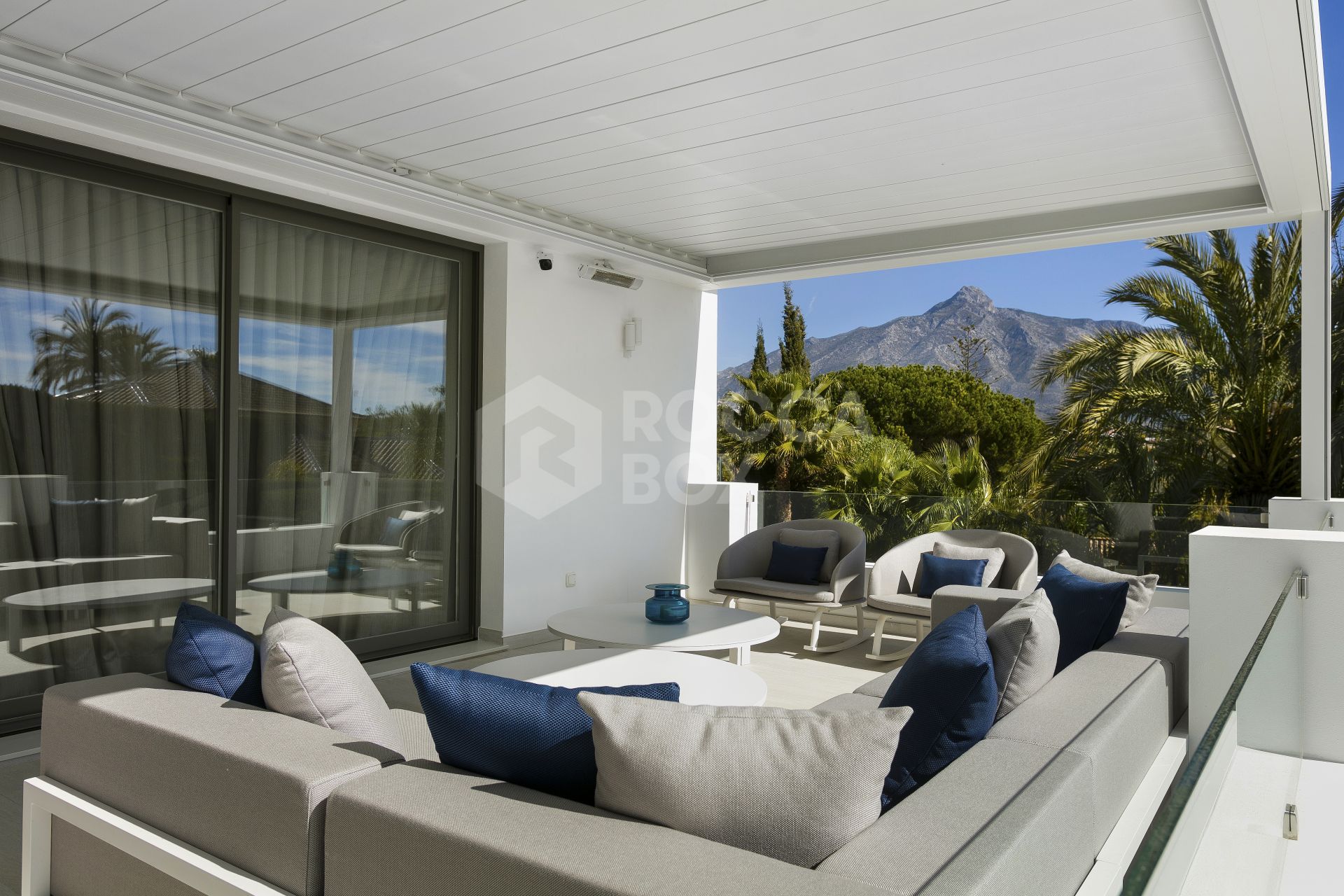 Stunning Villa in Las Brisas, Nueva Andalucía