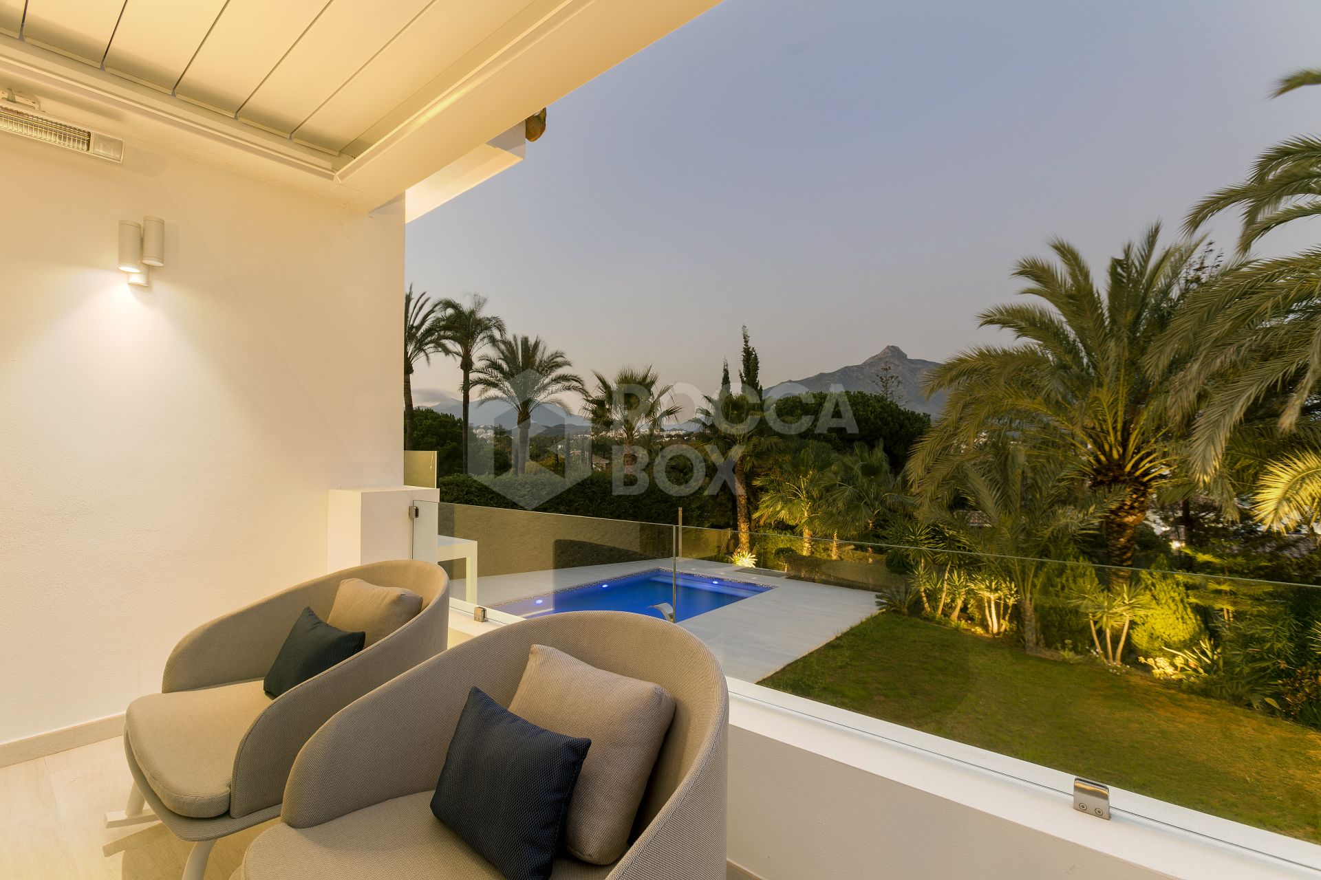 Stunning Villa in Las Brisas, Nueva Andalucía