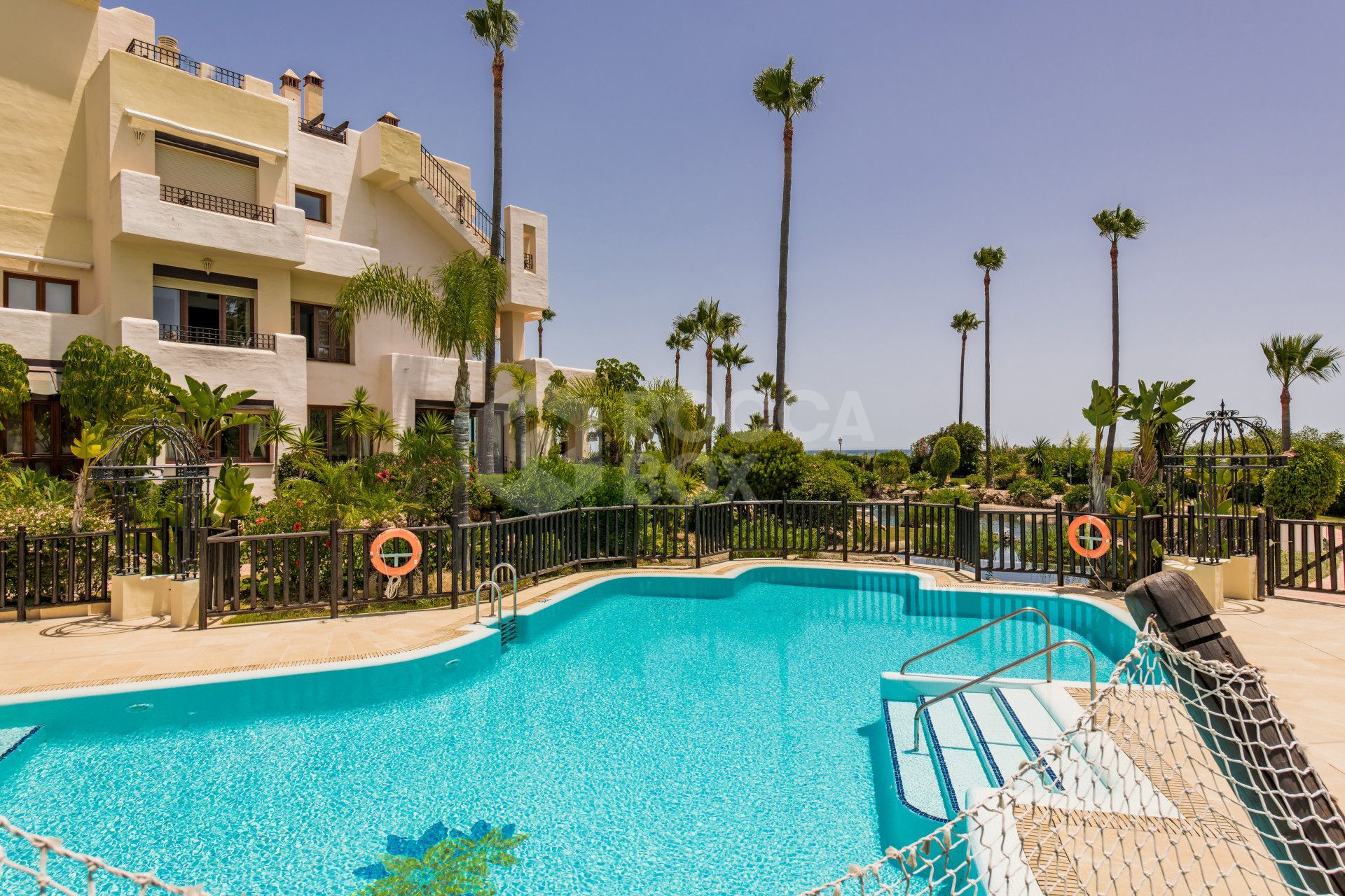 Luxury beachfront apartment with sea view in Estepona