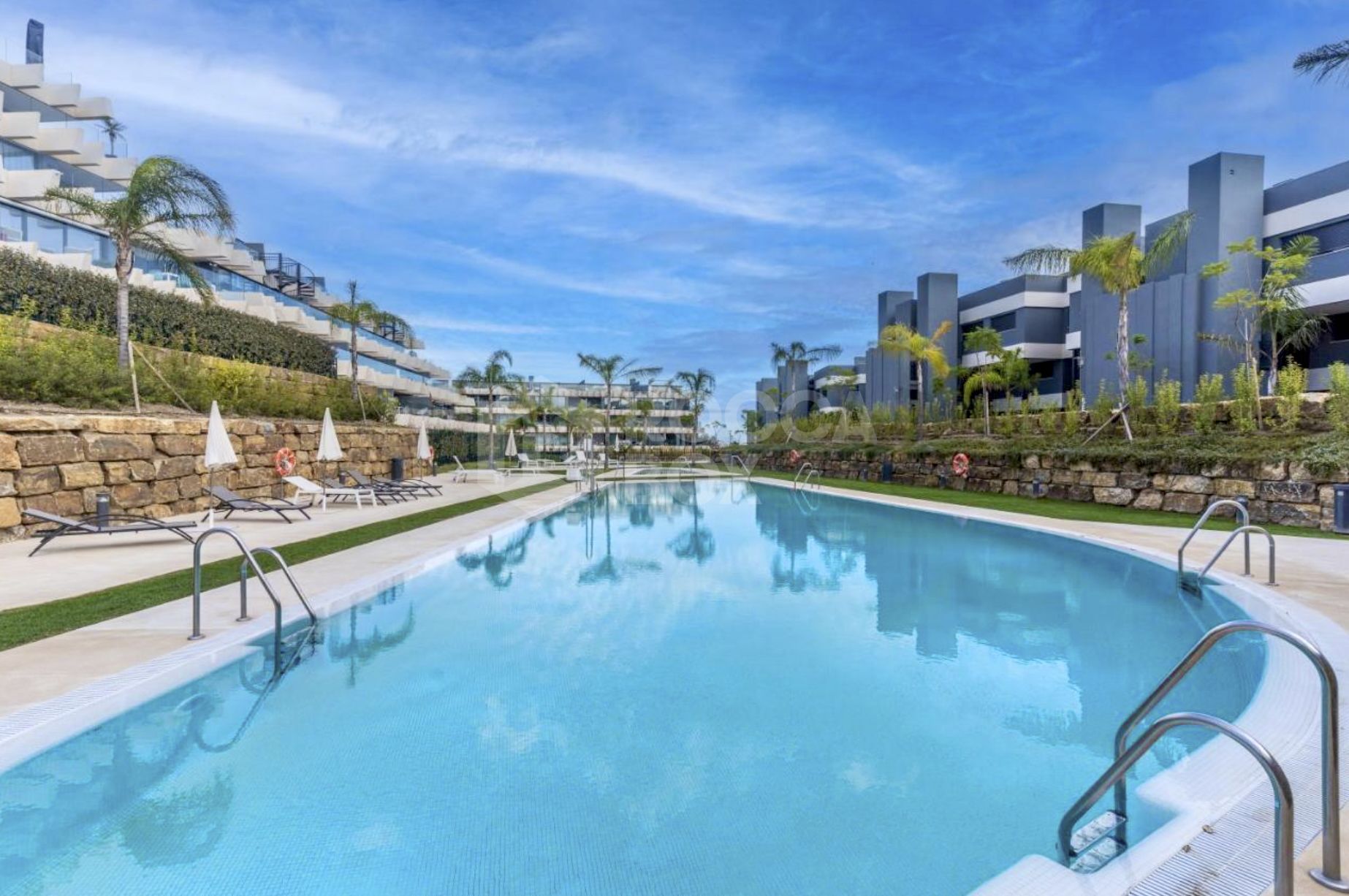 Elegant three-bedroom apartment in Oasis325, East Estepona