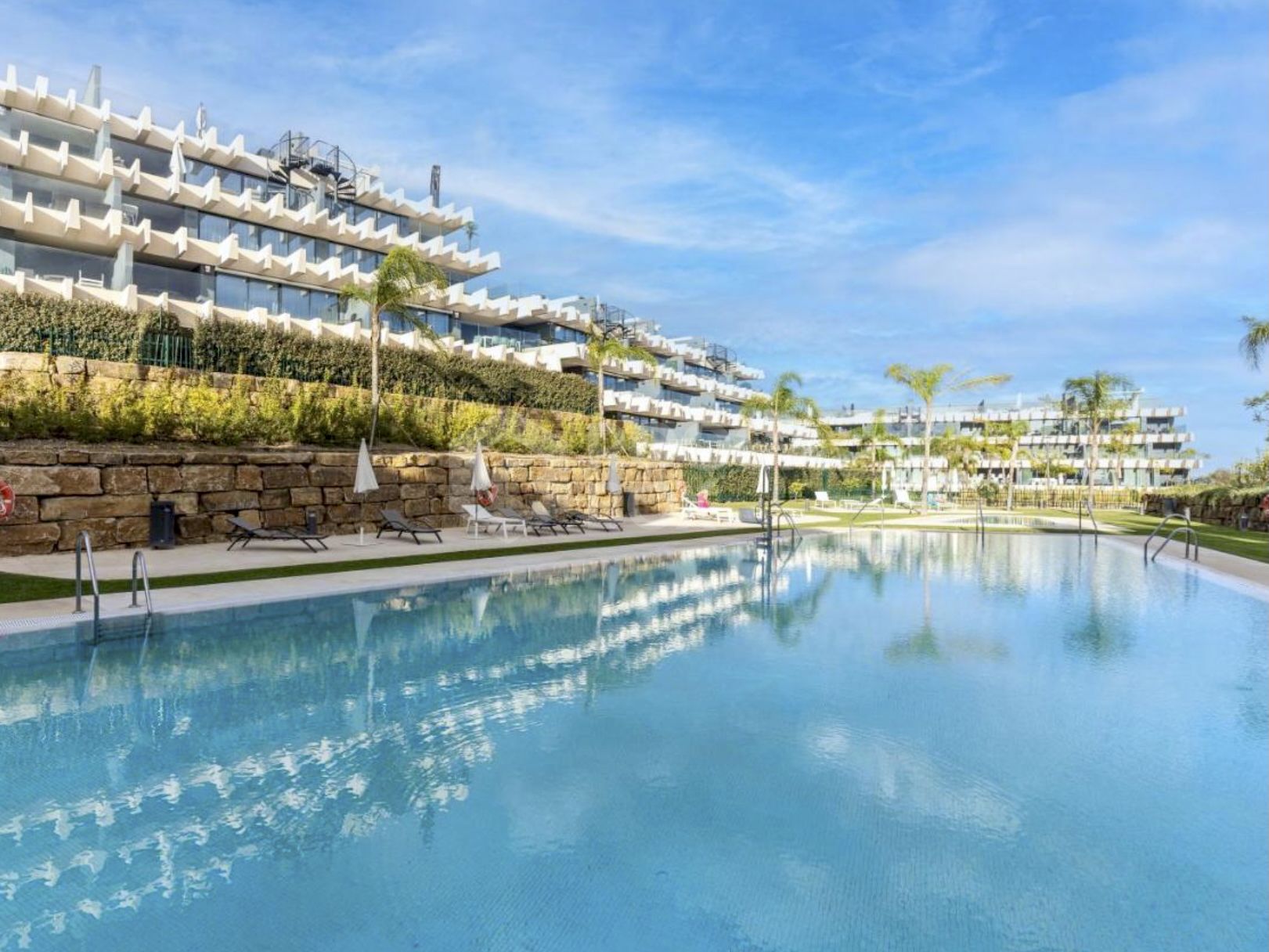 Elegant three-bedroom apartment in Oasis325, East Estepona