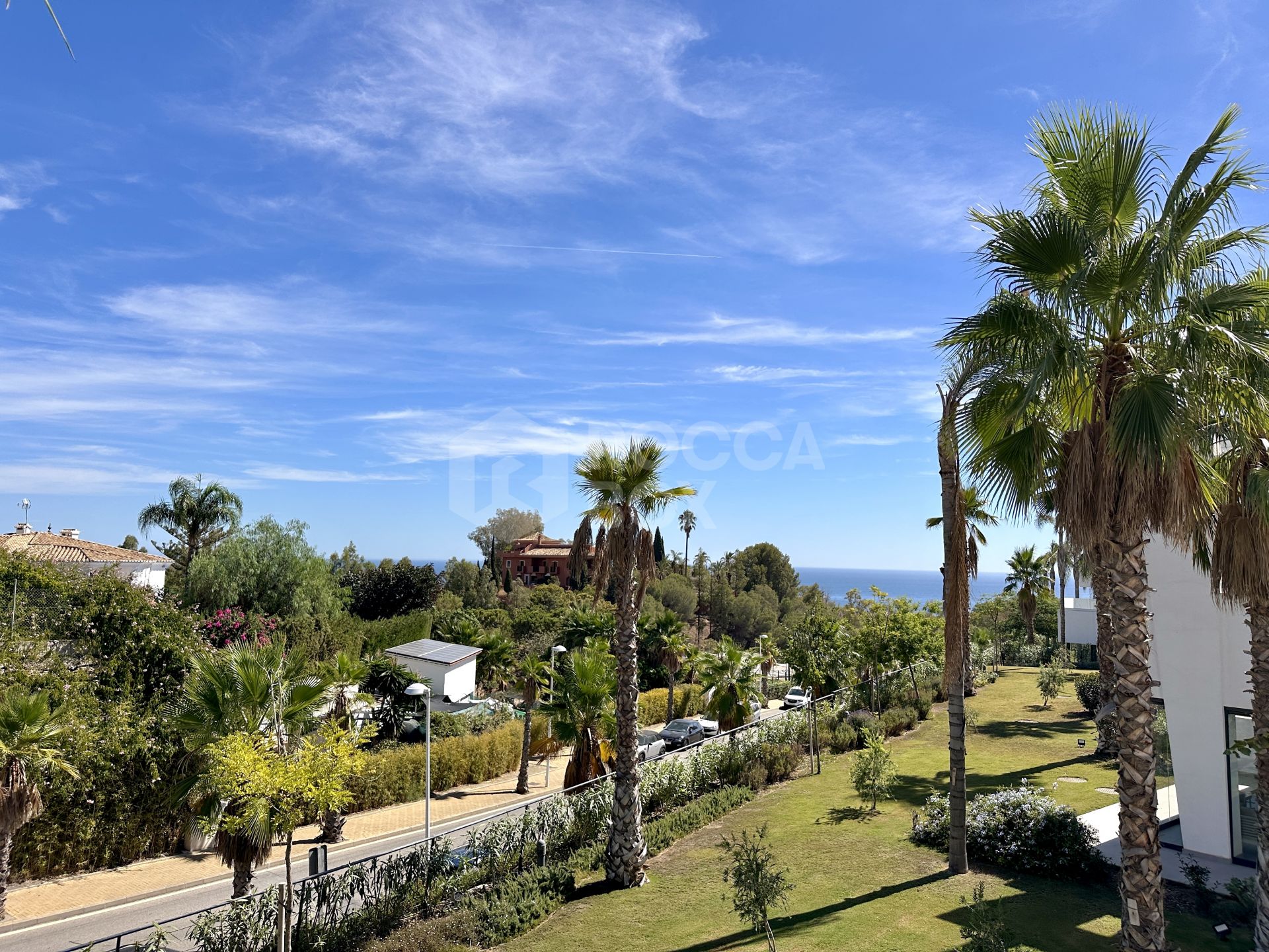 Luxury 2-bedroom Apartment in Mirador de Estepona Hills