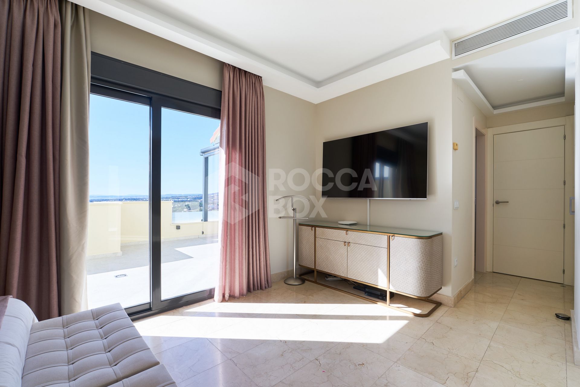 Luxurious Penthouse in Bel Air, Estepona with Panoramic Views